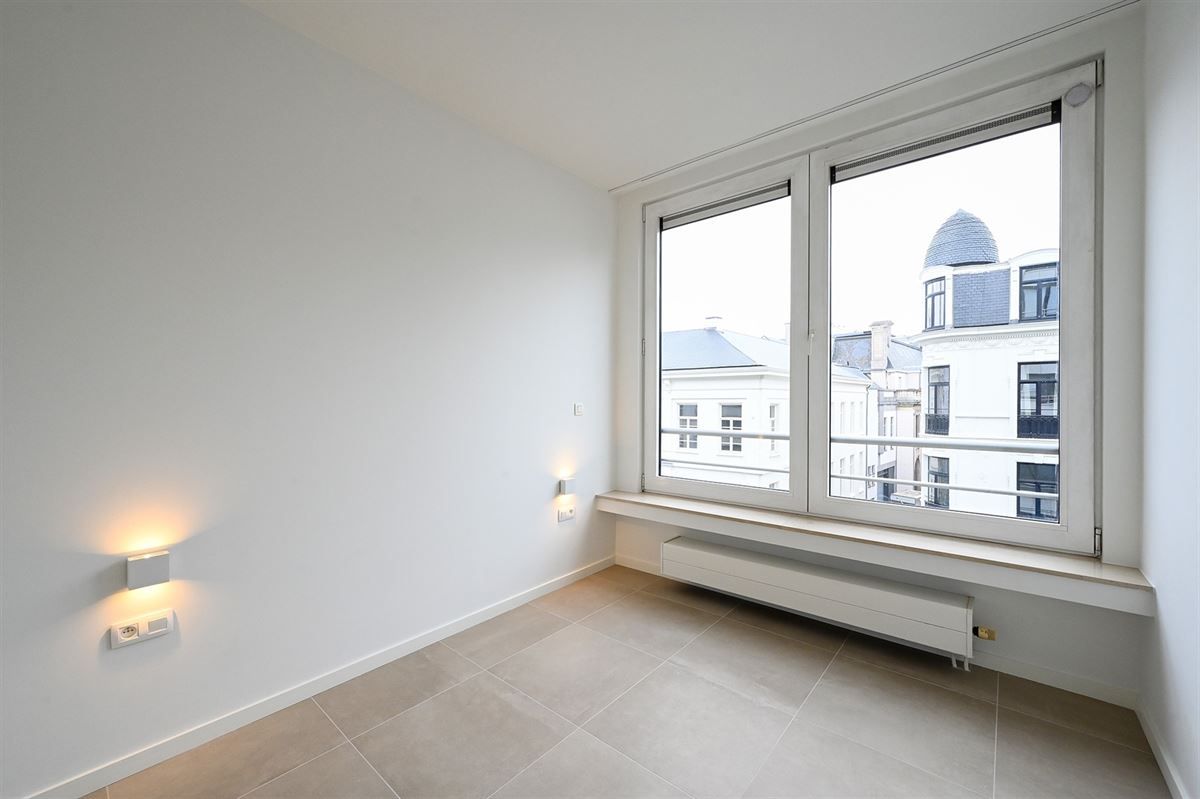 Recent gerenoveerd studio-appartement met aparte slaapkamer foto 11