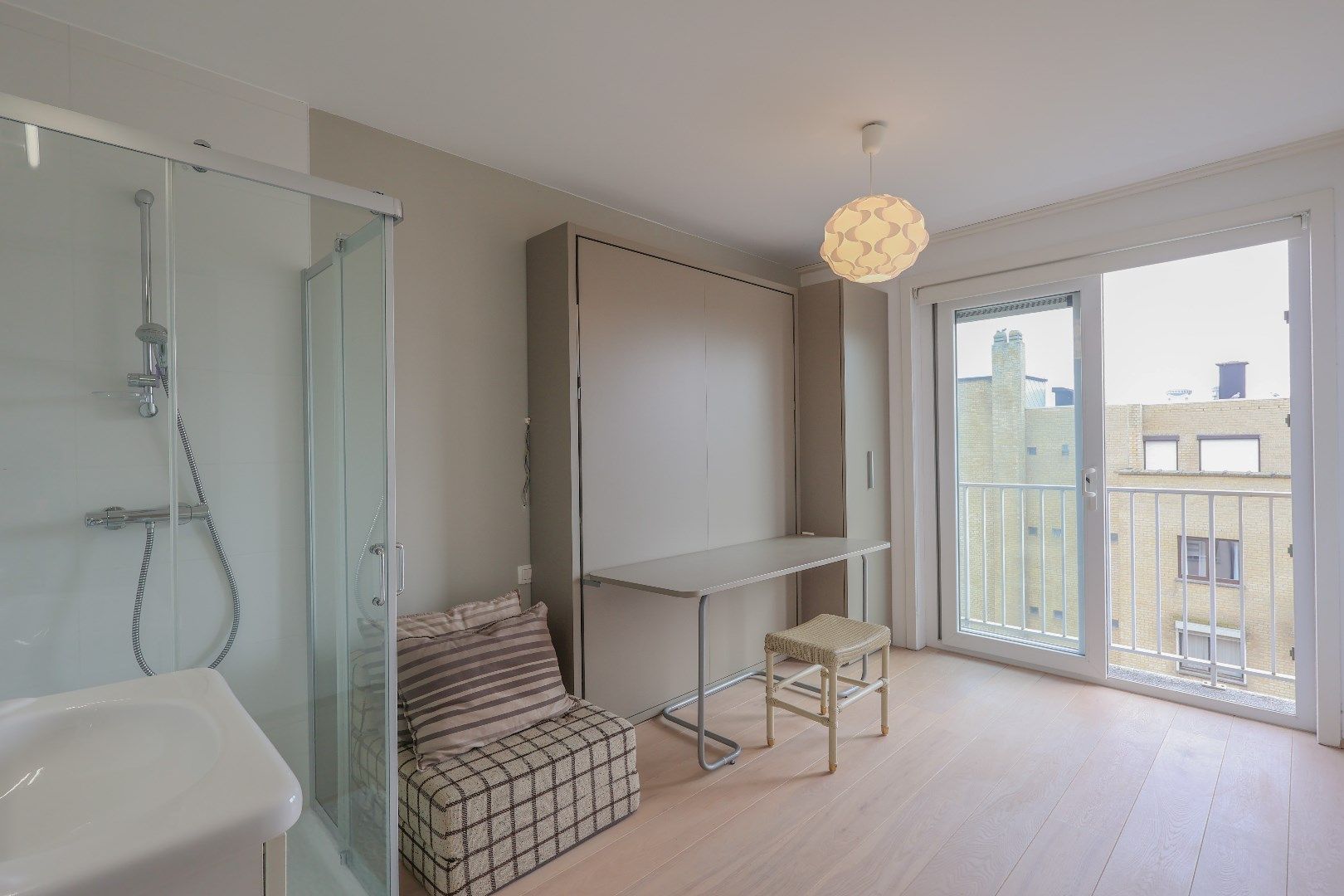 Prachtig appartement met frontaal zeezicht op de zeedijk Oostduinkerke foto 14