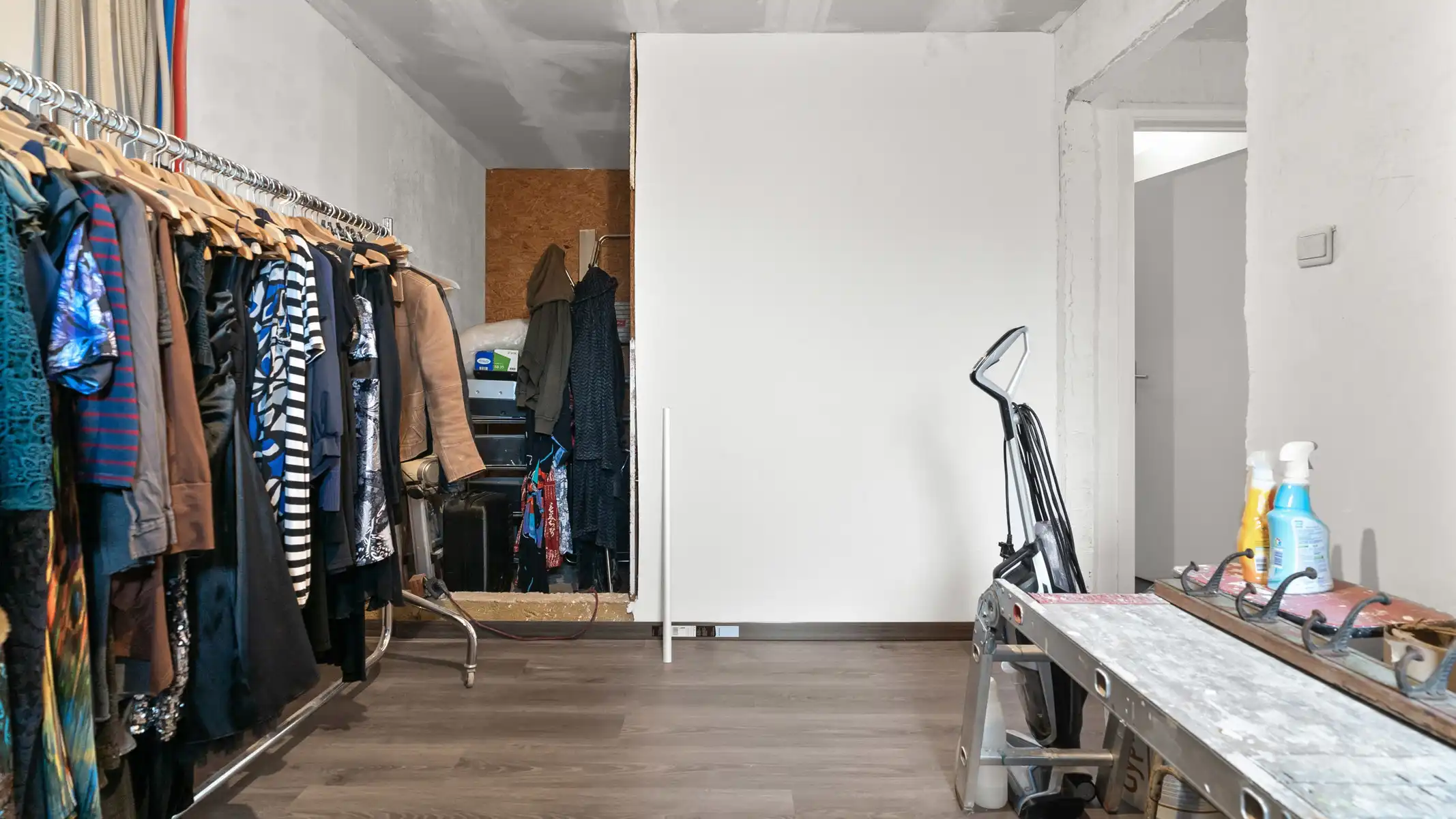 Gerenoveerde woning met diverse bijgebouwen te Morkhoven foto 23