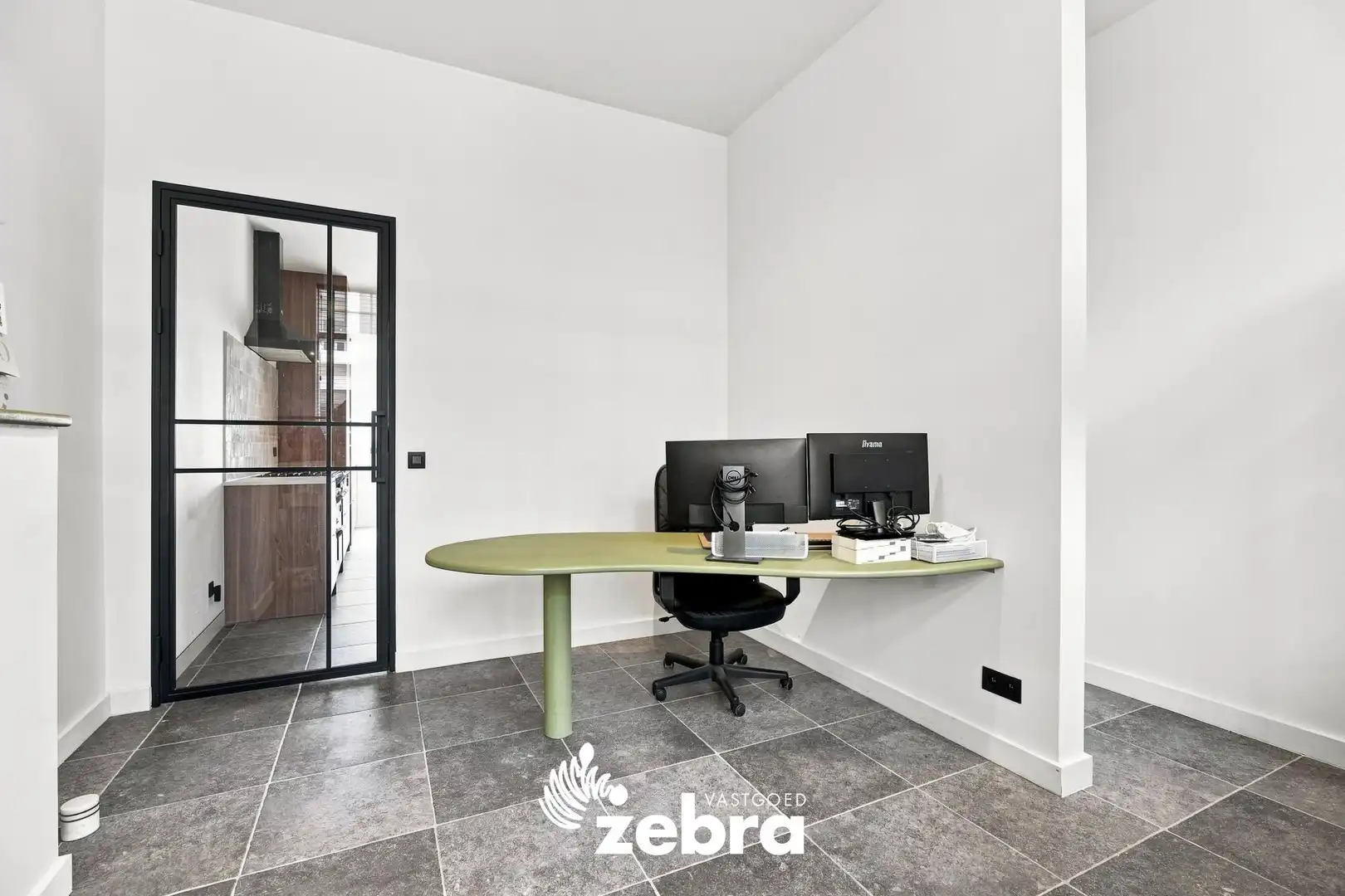 Gerenoveerde woning met stadskoer in centrum Tielt! foto 5