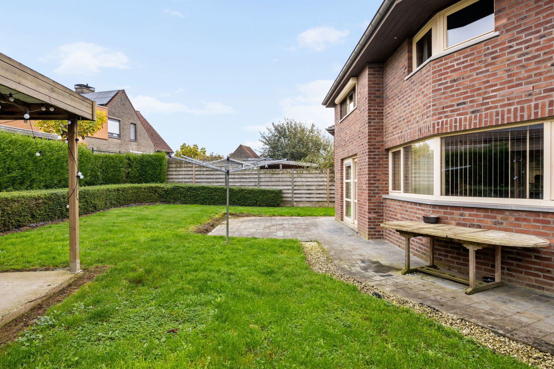 Halfopen bebouwing met 4 slaapkamers en prachtige tuin! foto 23