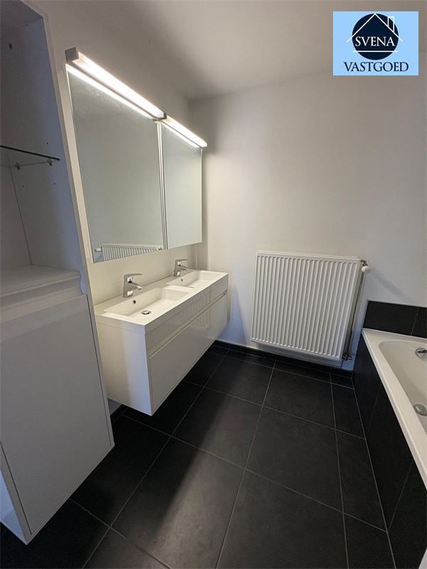 APPARTEMENT MET MAGAZIJN GELEGEN IN KMO ZONE foto 17
