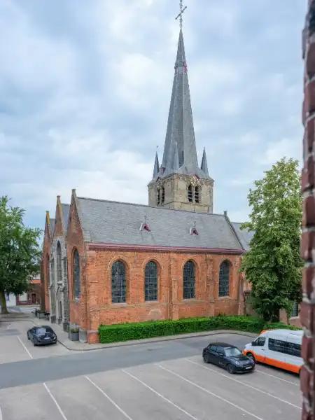 Izegem - Ruime pastorie met diepe tuin op landelijke ligging foto 24