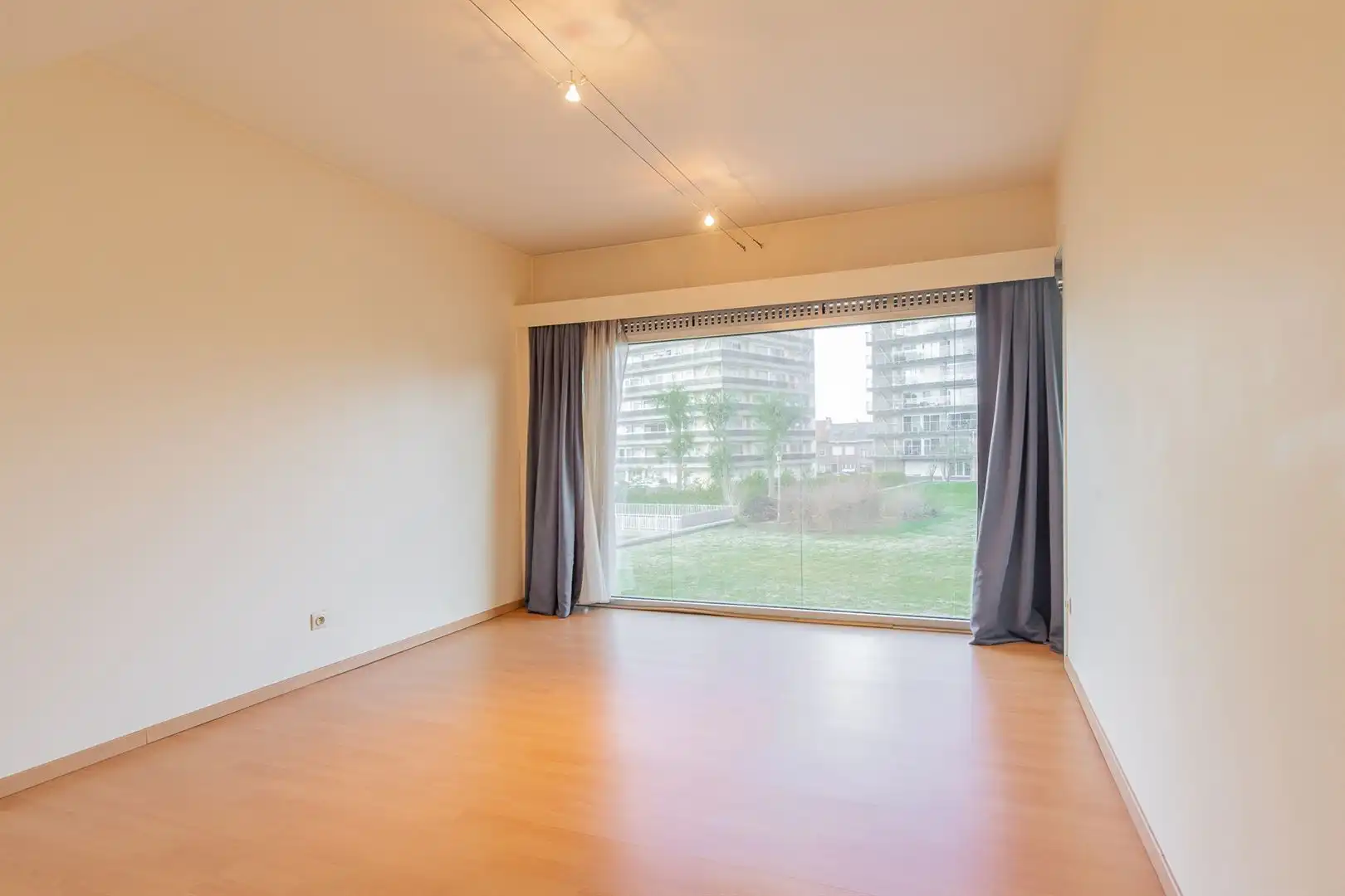 Veelzijdig handelspand met bovenliggend appartement (126m²) in centrum Dendermonde foto 16