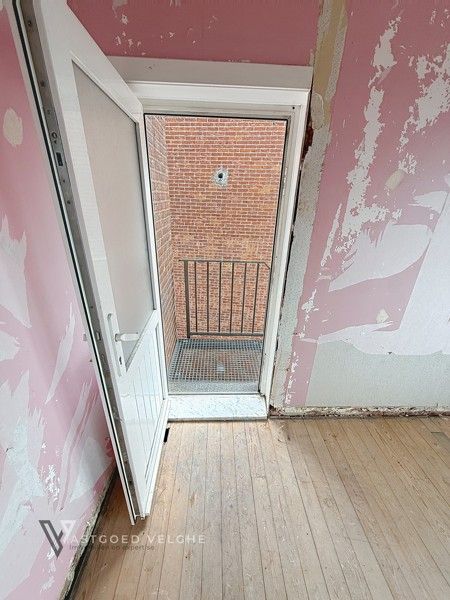 Te renoveren handelspand met duplex appartement op zichtlocatie foto 19