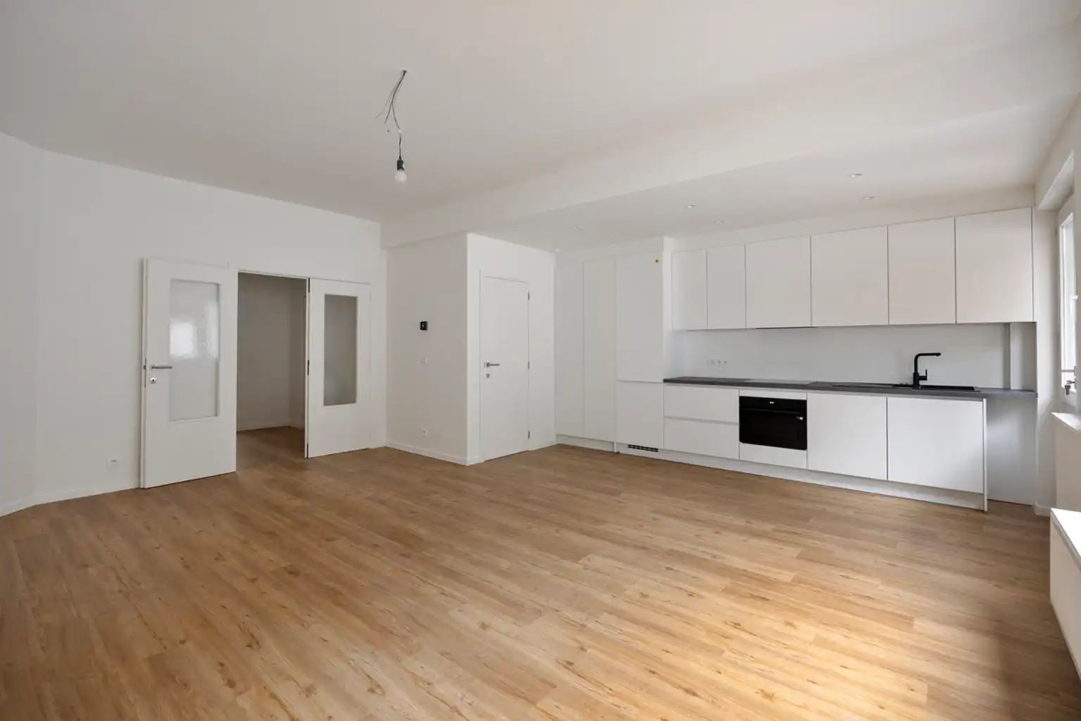 Volledig gerenoveerde gelijkvloerse éénslaapkamerappartement foto 4