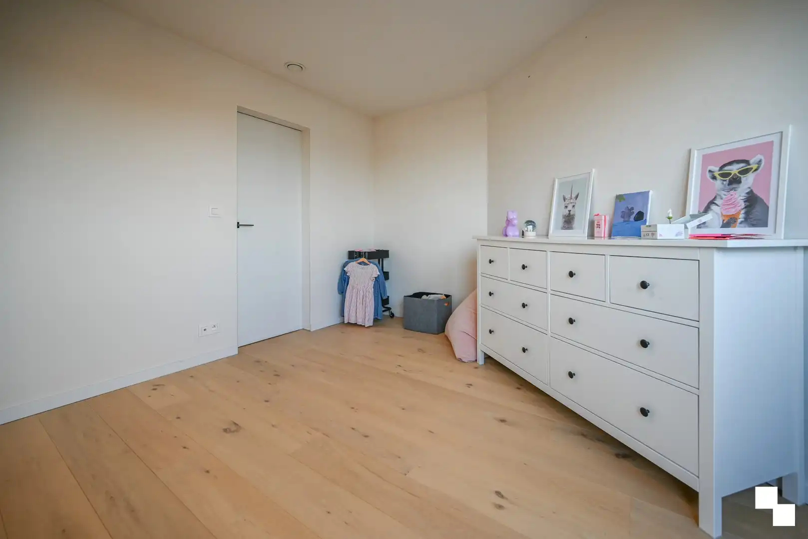 Tweeslaapkamer appartement met garage nabij het centrum van Izegem foto 22