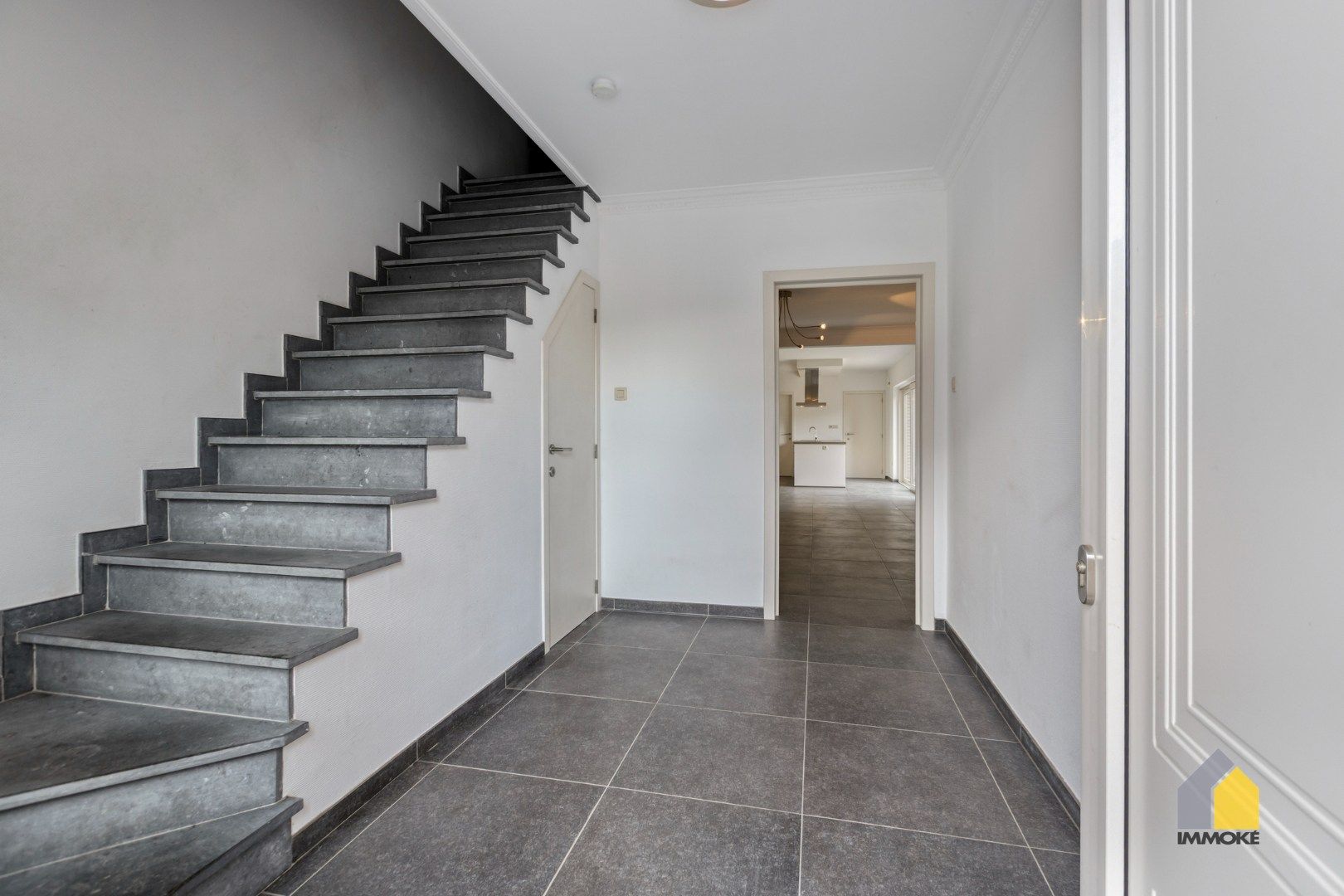 Energiezuinige woning op 3 a 14 ca met 3 slpk, 2 badkamers en knusse tuin. foto 3