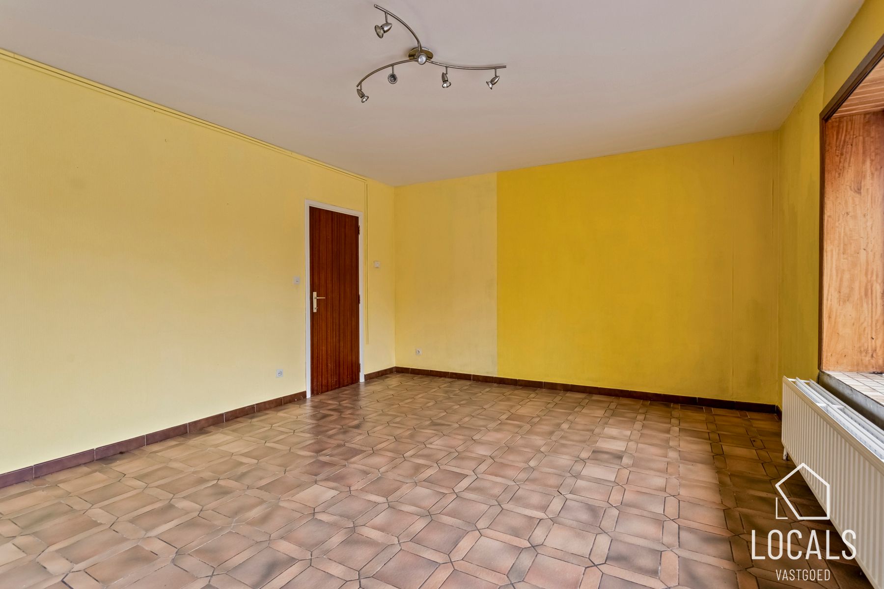 Huis ingericht als 3 appartementen te Denderleeuw foto 3