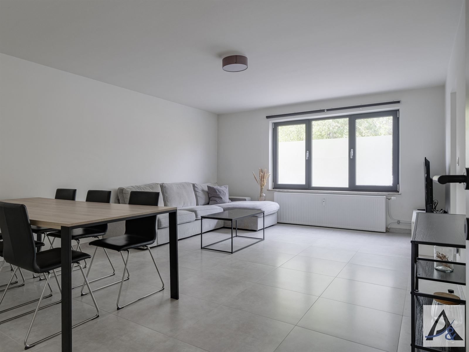 Instapklaar gelijkvloers appartement in hartje Bilzen met garage foto 6