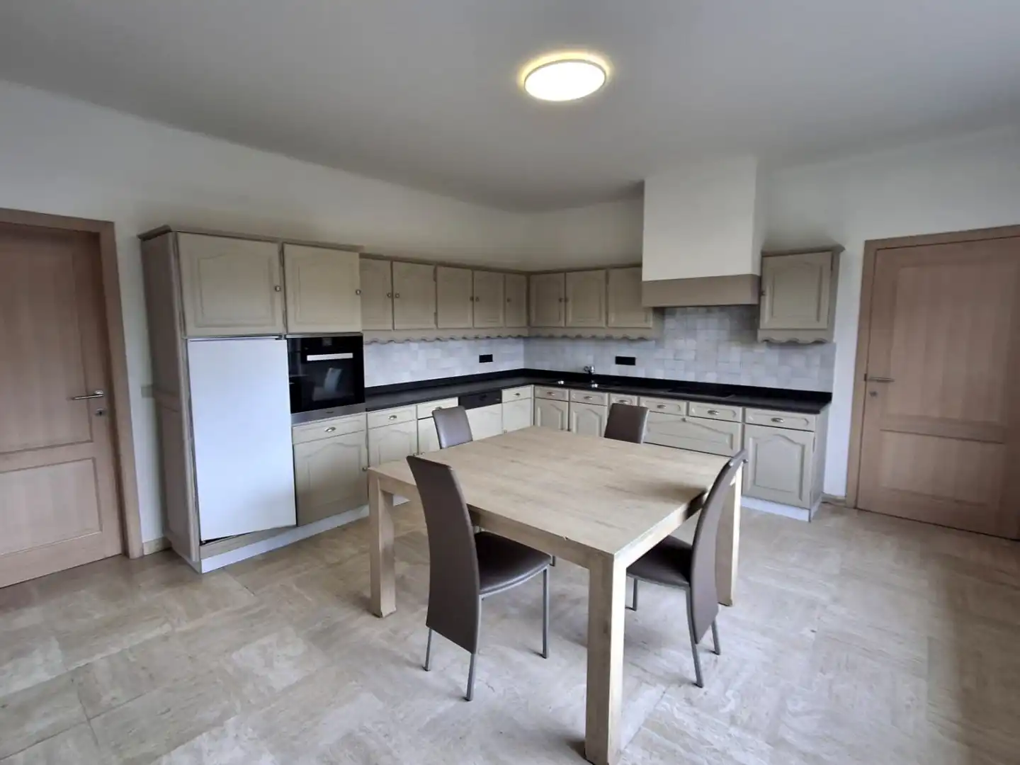 KARAKTERVOLLE VILLA MET LANDELIJKE VERGEZICHTEN IN KANEGEM foto 6