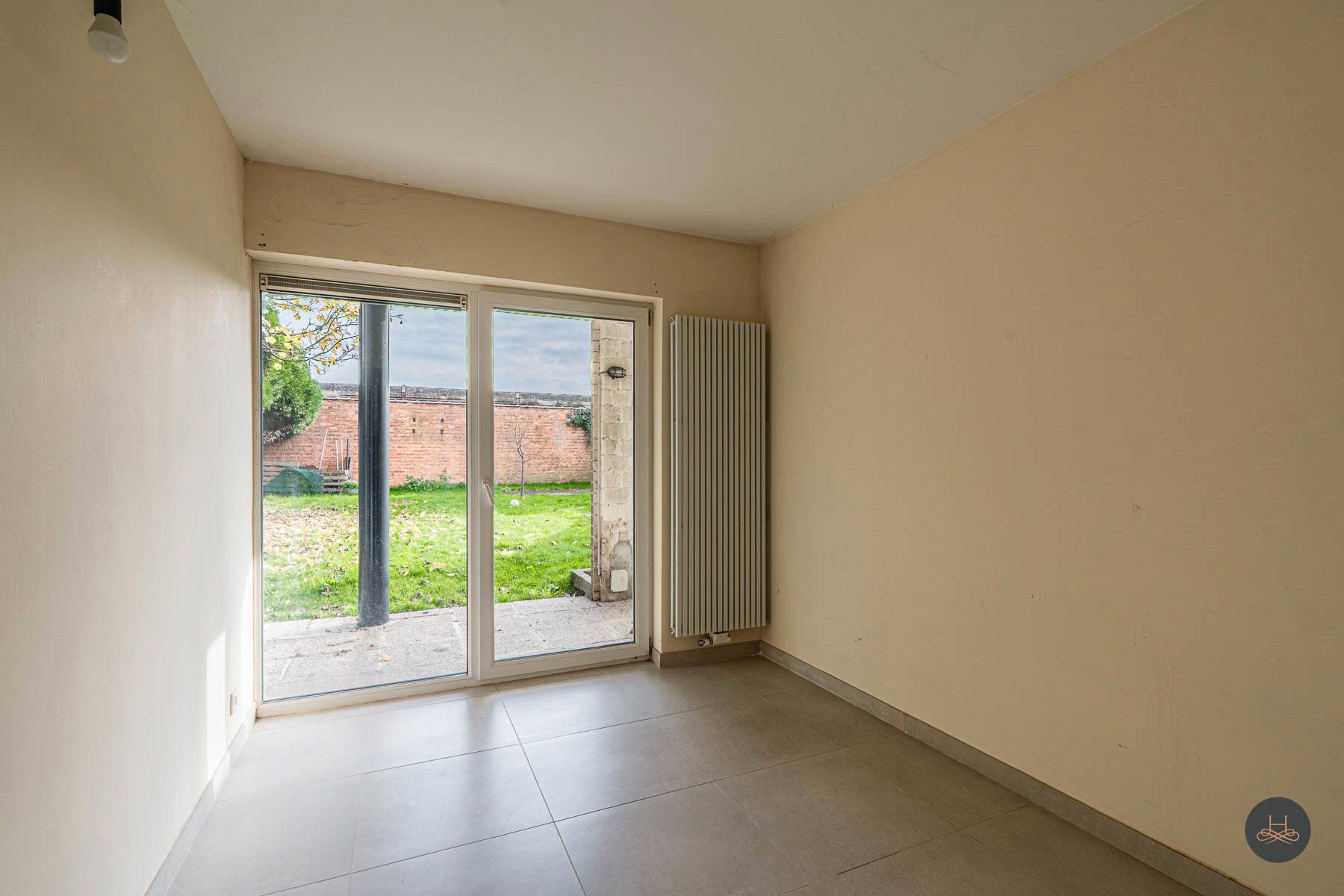 Uniek appartement met ruime tuin foto 12