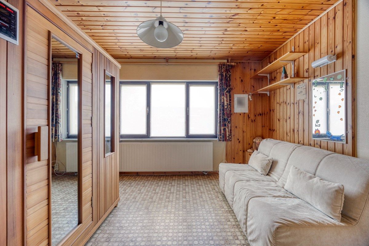 Halfopen woning met 3 slaapkamers en dubbele garage foto 14
