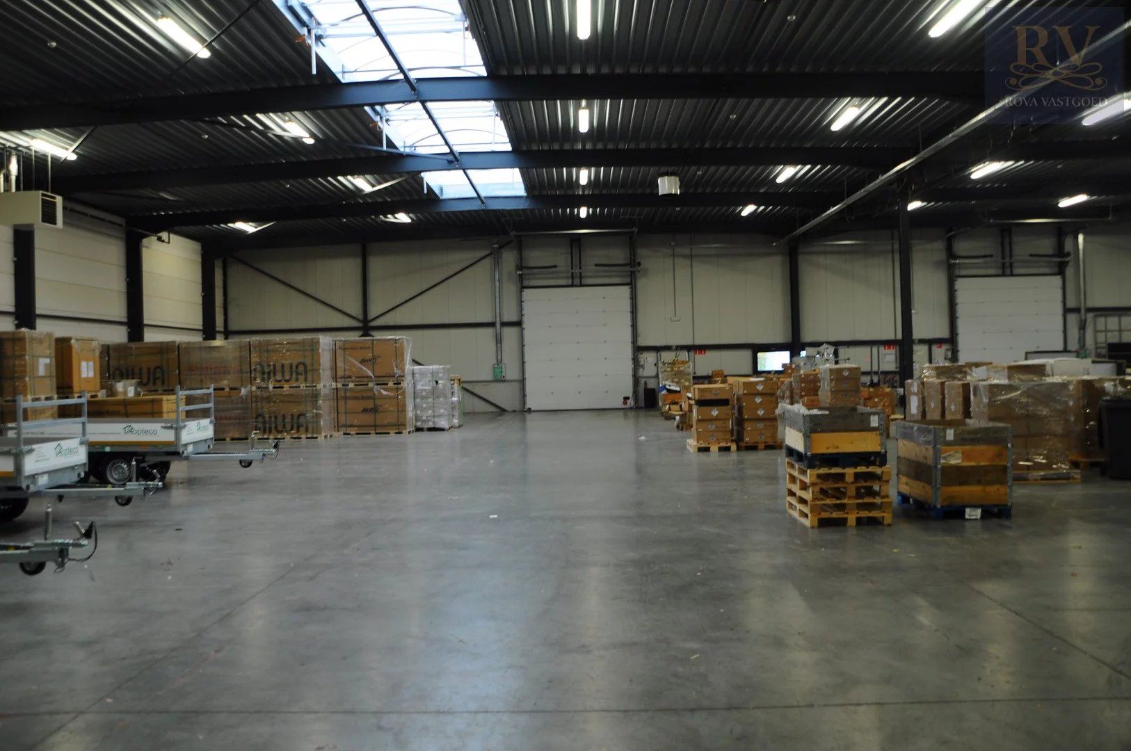 OPSLAGLOODS VAN +-407 M Â² Â OP Â EEN CENTRALE LOCATIE IN ZONHOVEN foto 3