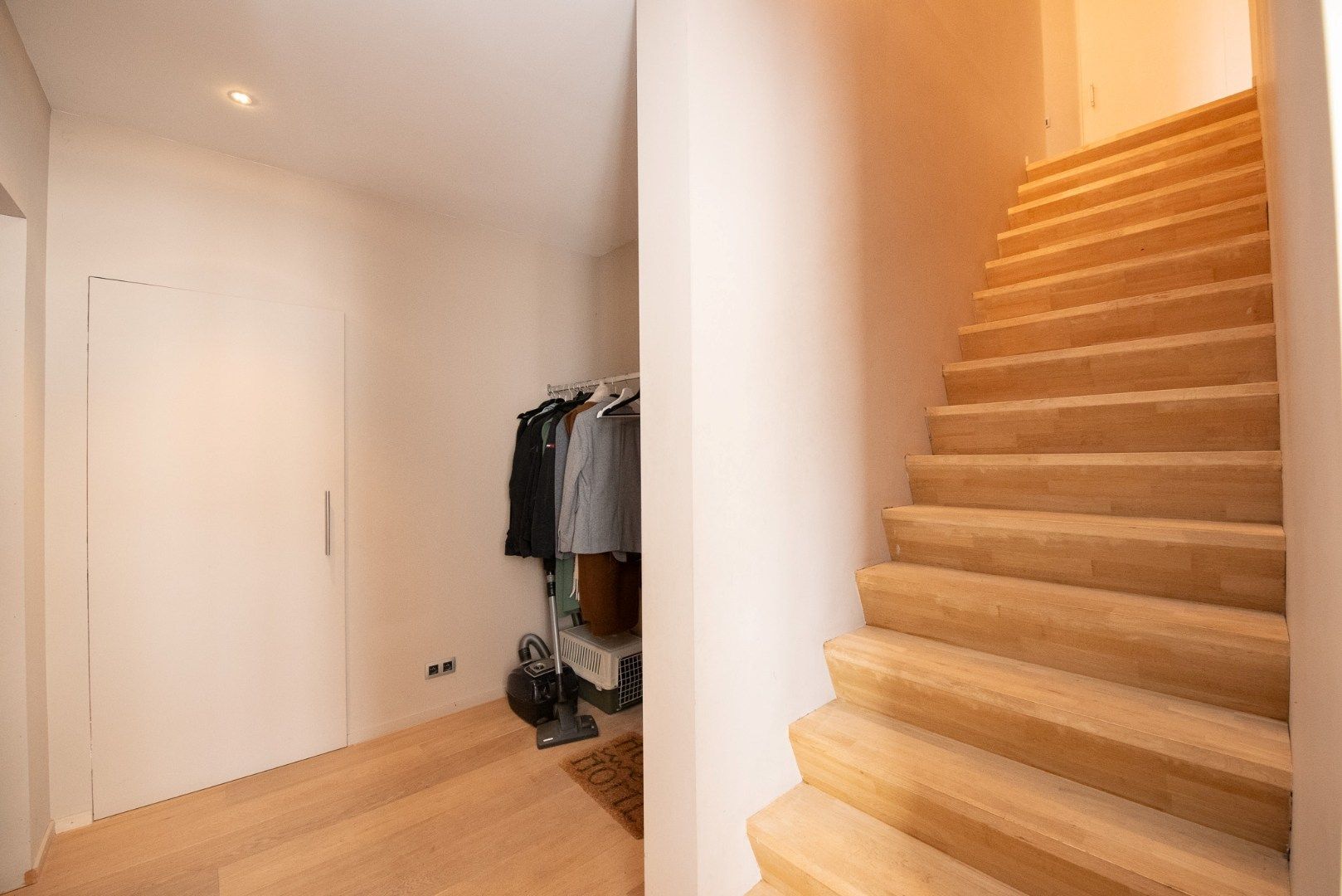 TE KOOP: Recent en zeer ruime energiezuinige nieuwbouwwoning met 4 slaapkamers te Ooigem (Wielsbeke). EPC A! foto 2