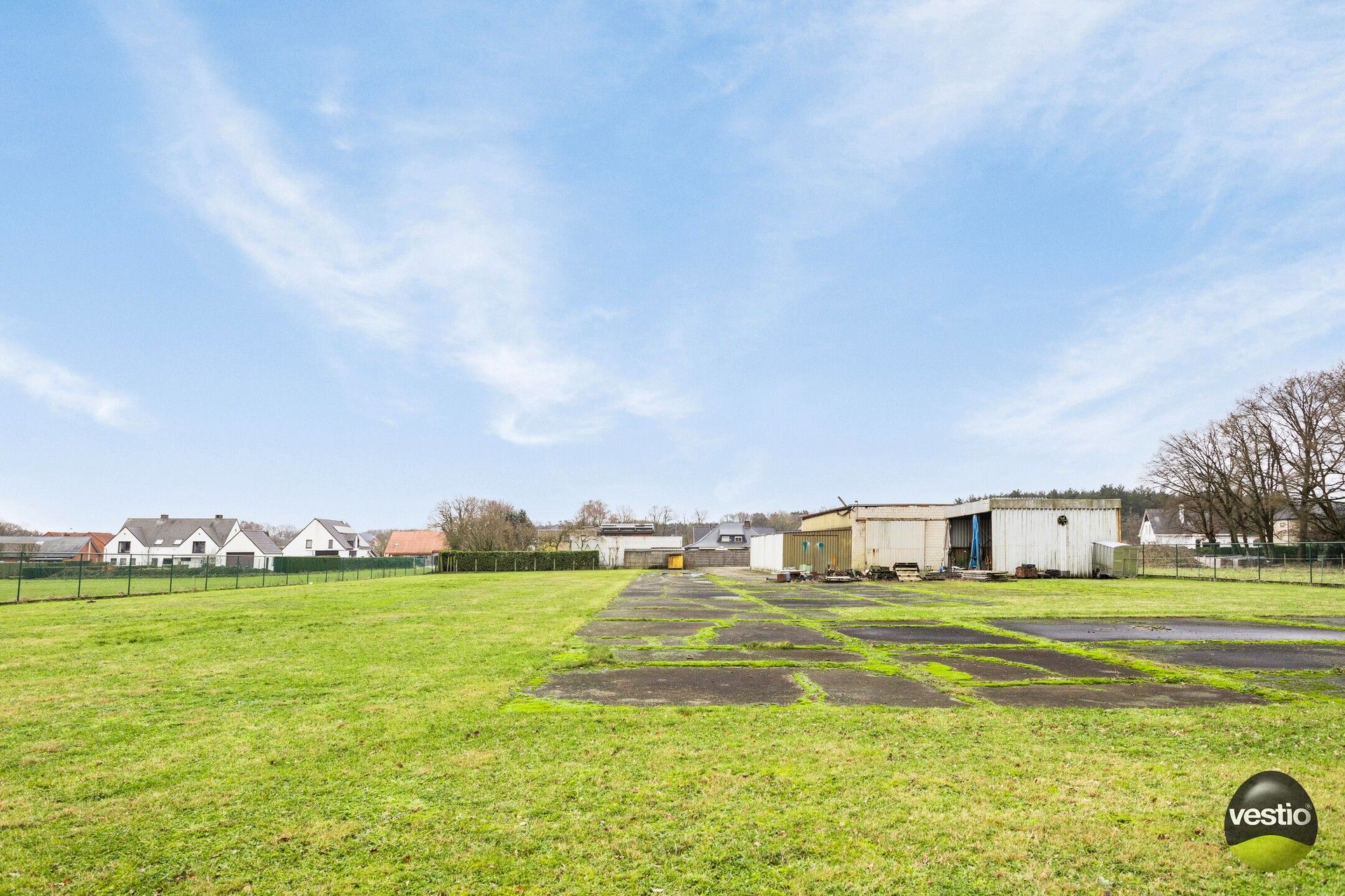 RUIME VILLA MET 430 M² WERKPLAATSEN OP 1,2 HECTARE foto 42