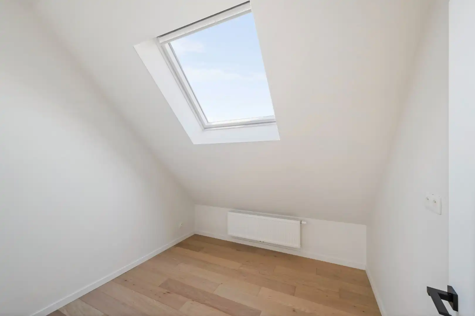 Instapklare woning met 4 slaapkamers, 2 badkamers, garage en 2 zonneterrassen in Dadizele foto 14
