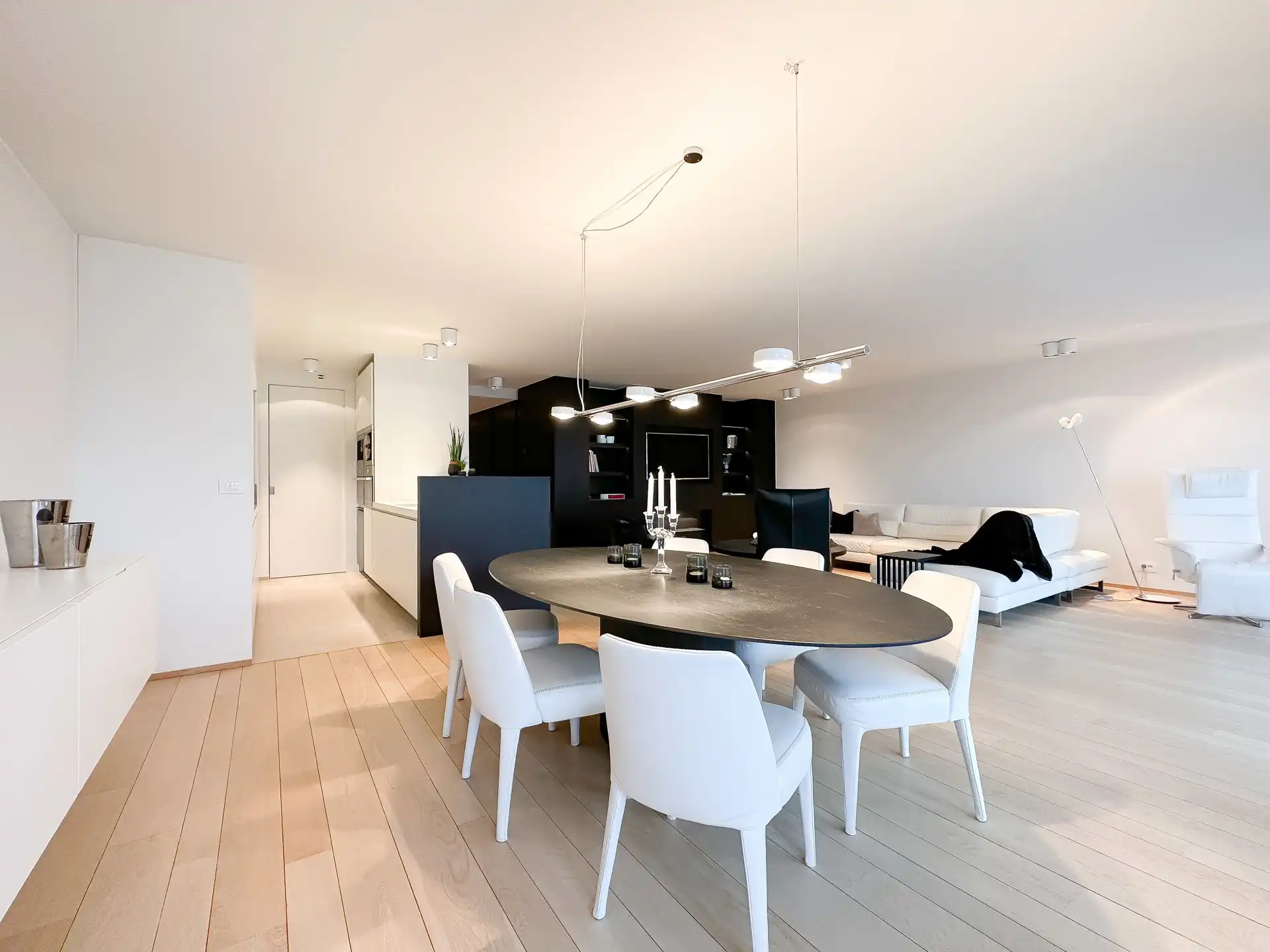 Uitzonderlijk appartement in de iconische residentie Carlton foto 8