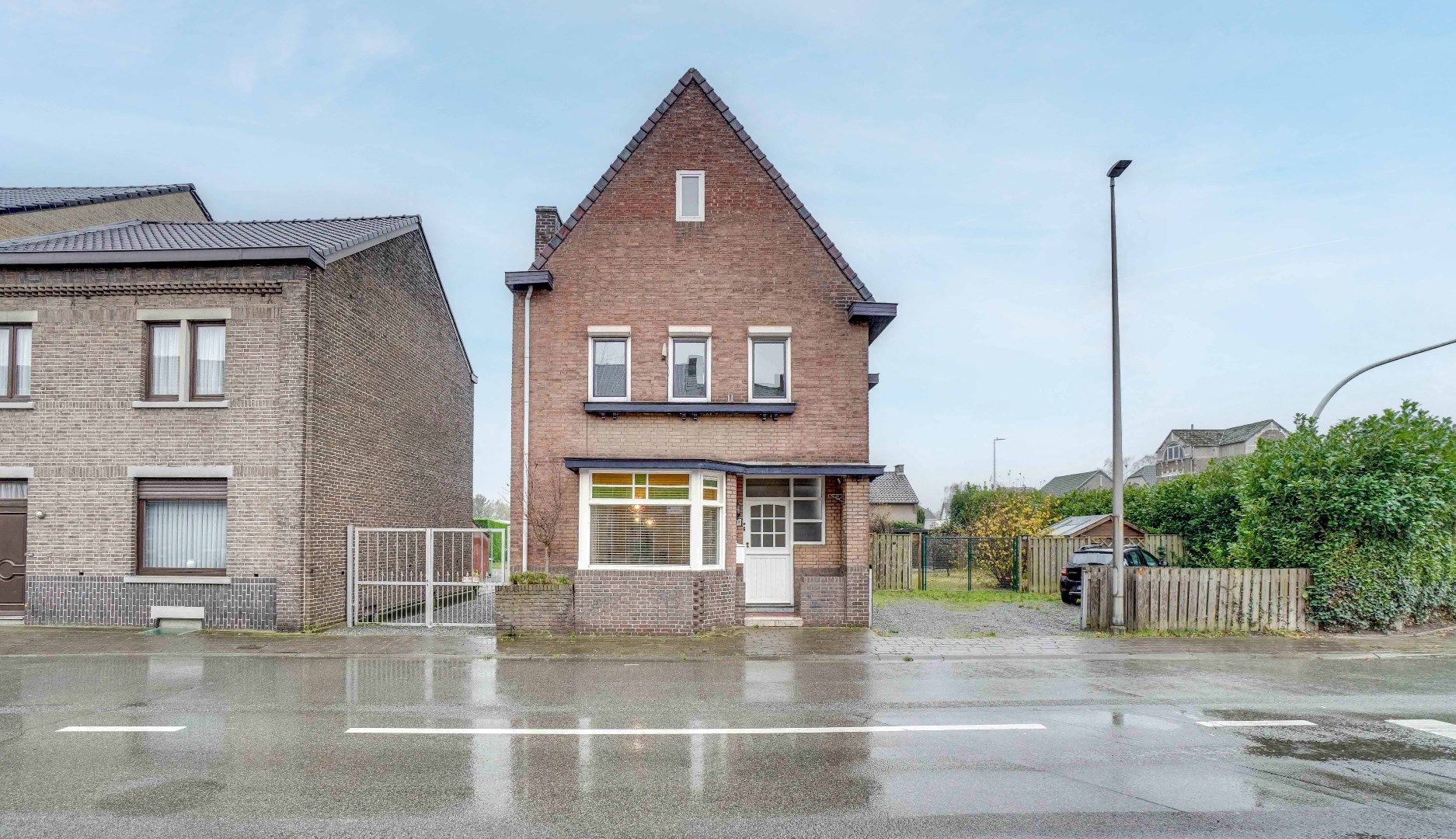 IN OPTIE ! OP TE FRISSEN WONING MET 3 SLPKS + UITBREIDINGSMOGELIJKHEDEN TE NEERHAREN !  foto 24