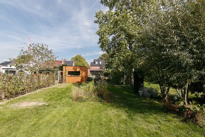 Zeer recent, doordacht en ingrijpend gerenoveerde gezinswoning gelegen op een zeer gewilde locatie! foto 32