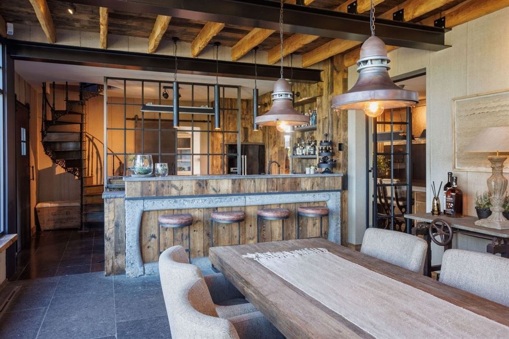Landelijke villawoning met multifunctioneel aangrenzend gebouw foto 8