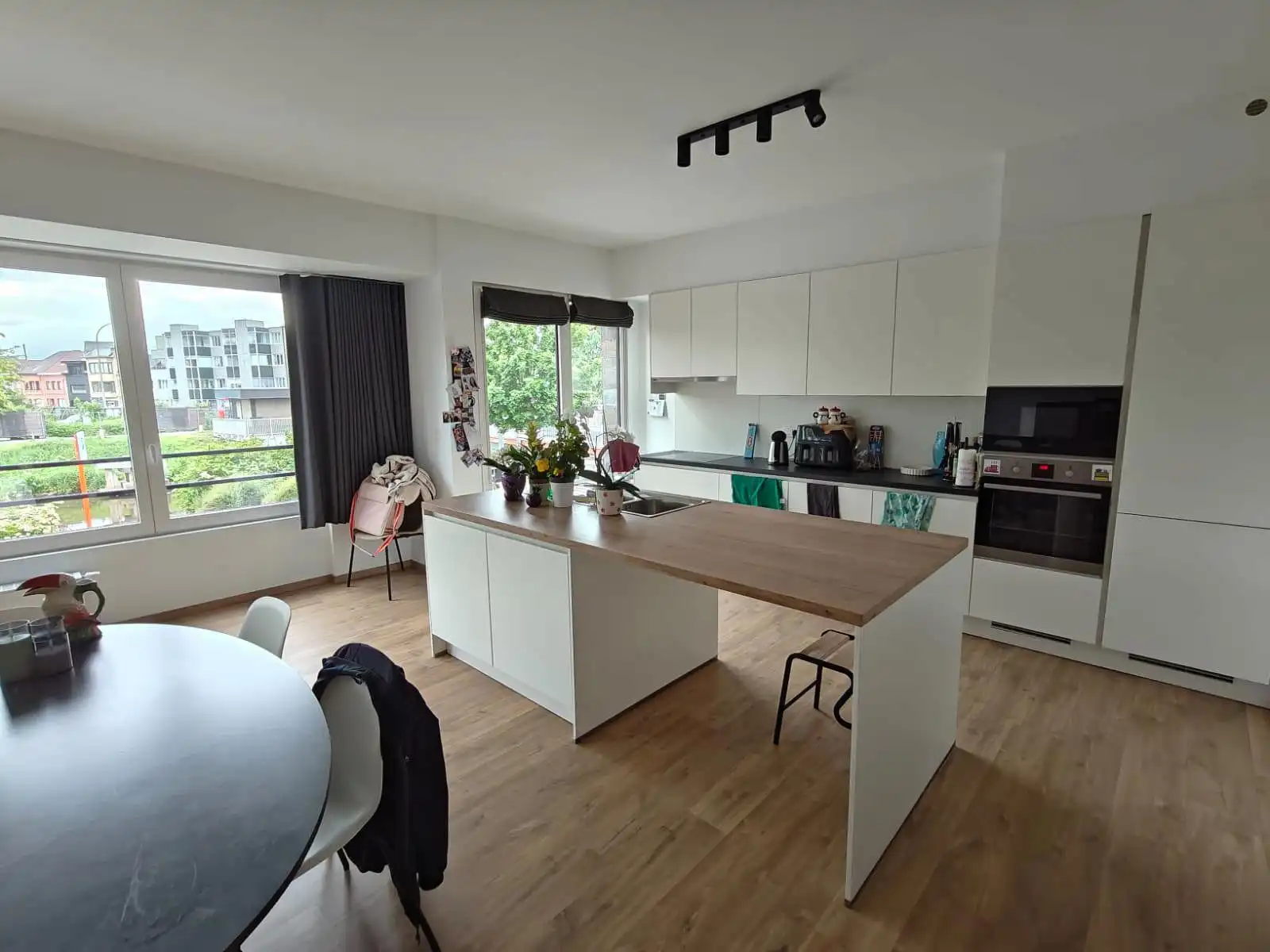 Prachtig 2 slaapkamer appartement op topligging foto 2