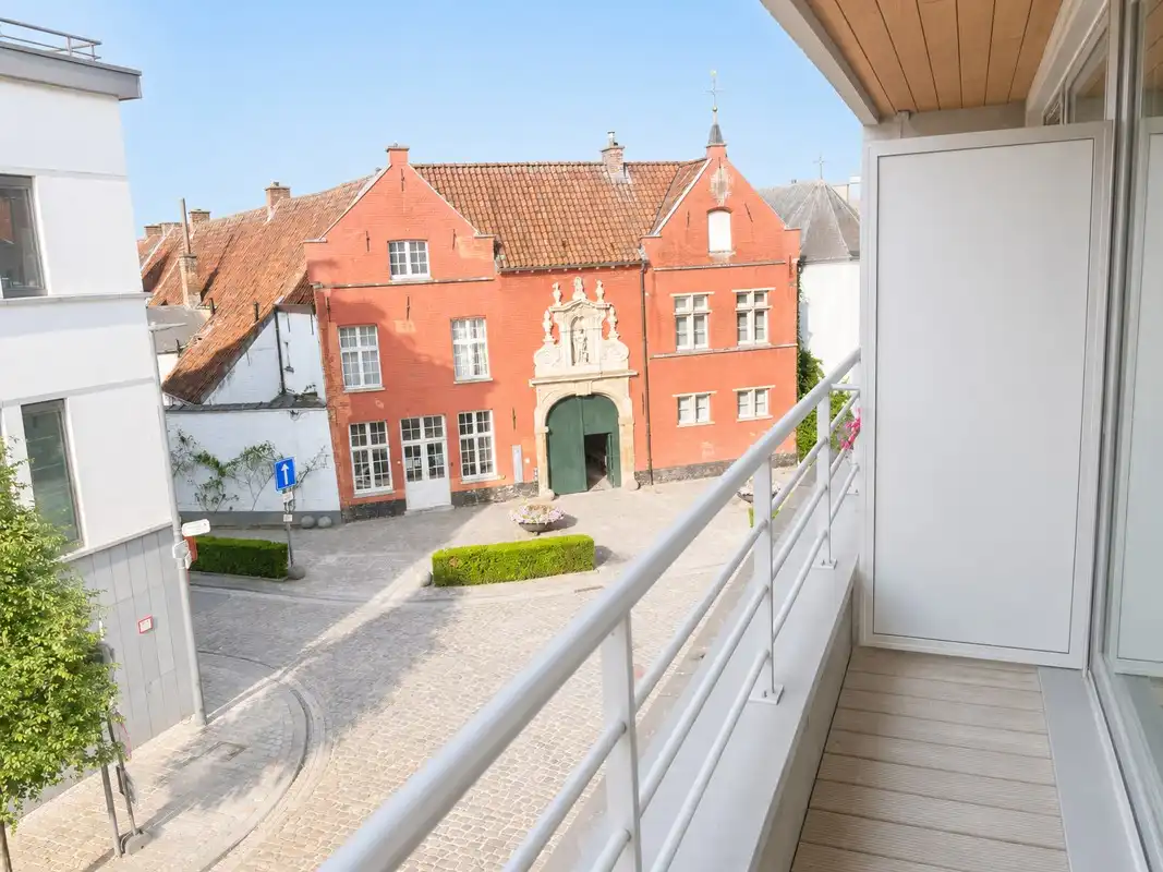 Instapklaar appartement + staanplaats, nabij Markt foto 3