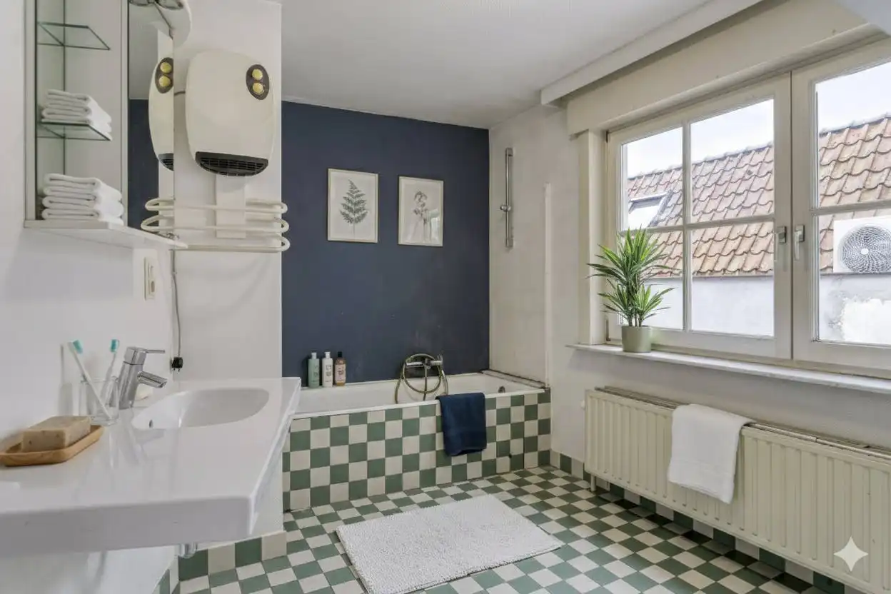 Instapklaar burgerhuis te koop in het centrum van Izegem. foto 11