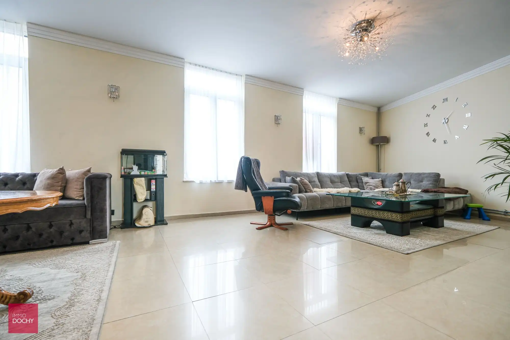 Vernieuwde stadswoning met lift aan Groeningepark foto 5