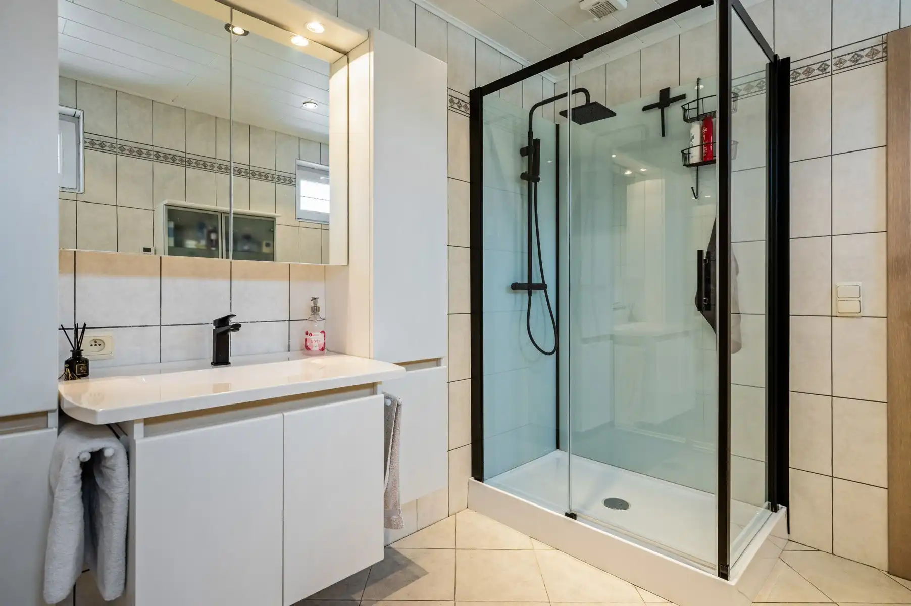Centraal en strategisch gelegen halfopen woning foto 17
