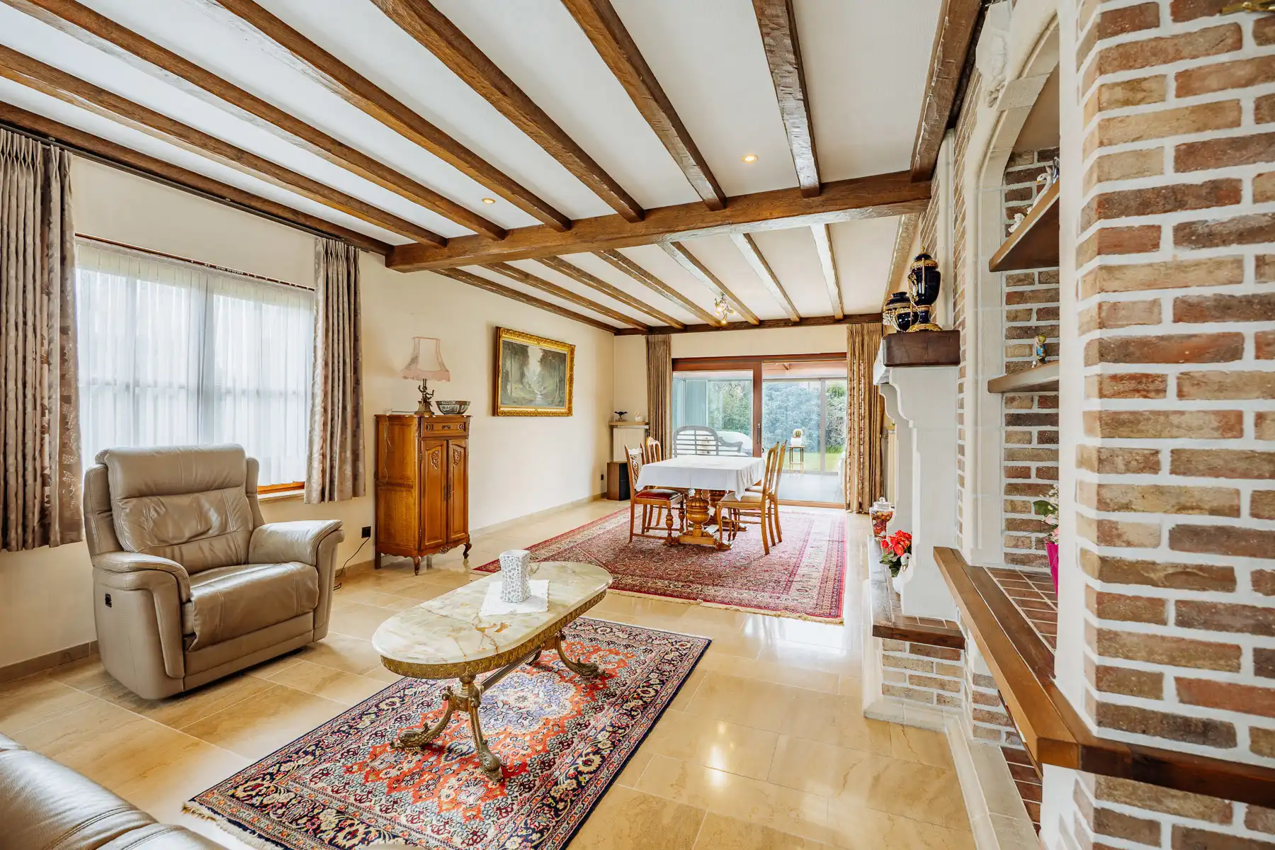 Prachtige instapklare laagbouwvilla op een zeer ruim perceel foto 8