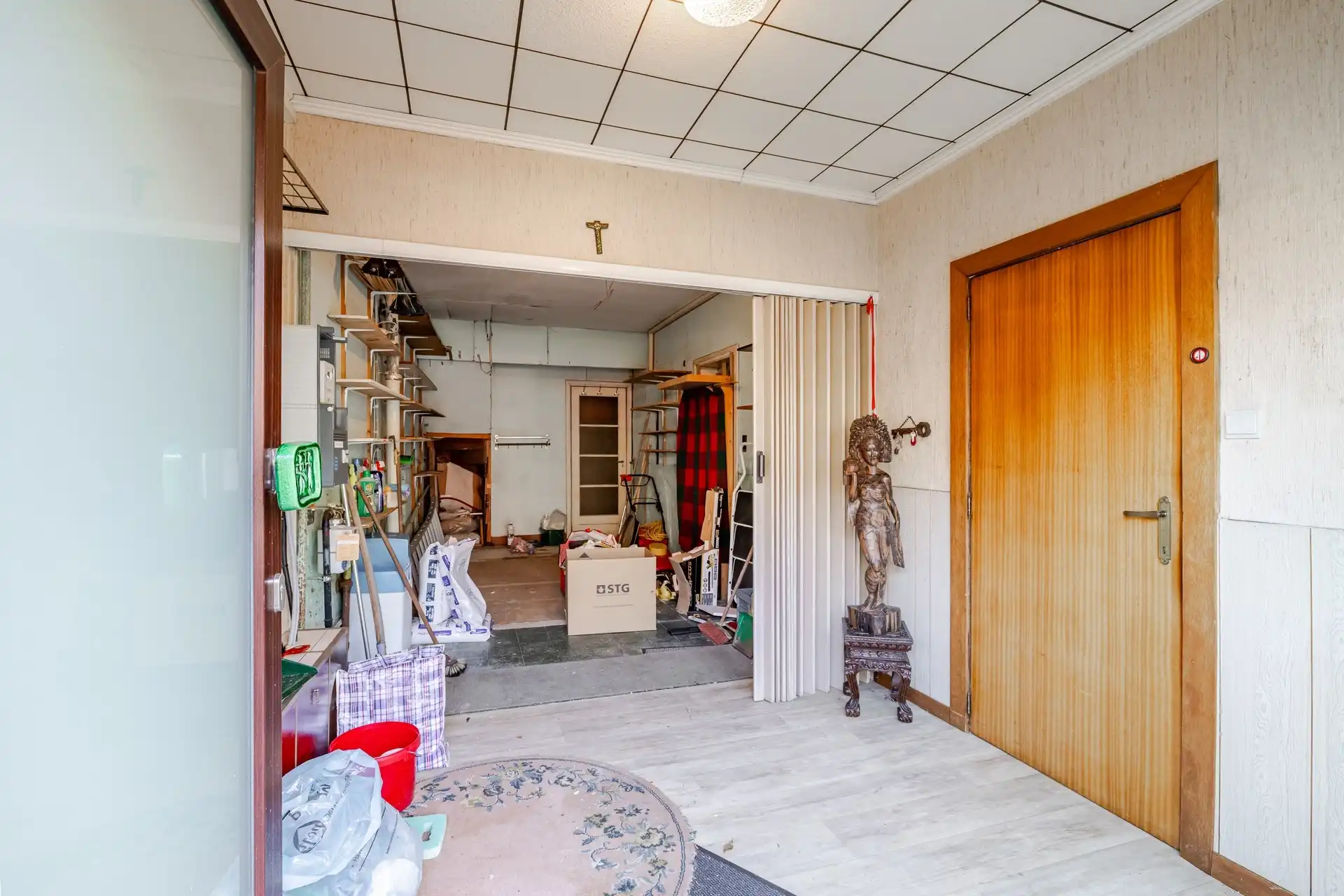 Charmante rijwoning met garage en groene tuin, klaar voor jouw stempel foto 26