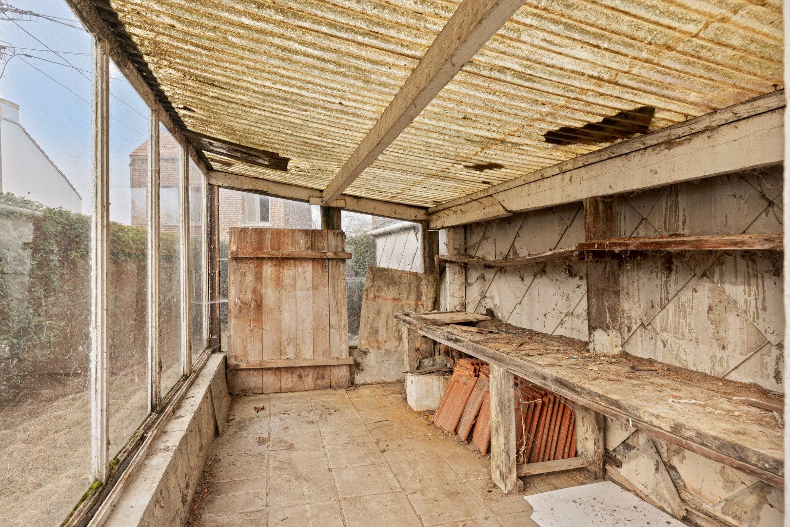 Gezinswoning met 4 slaapkamers, garage en tuin foto 30