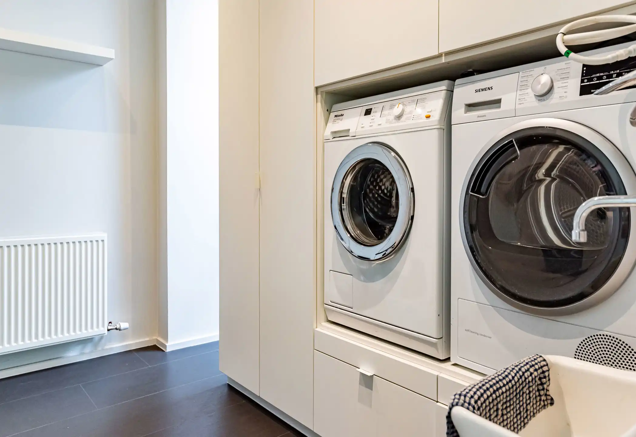 Prachtig gerenoveerde halfopen woning op een mooi perceel foto 21