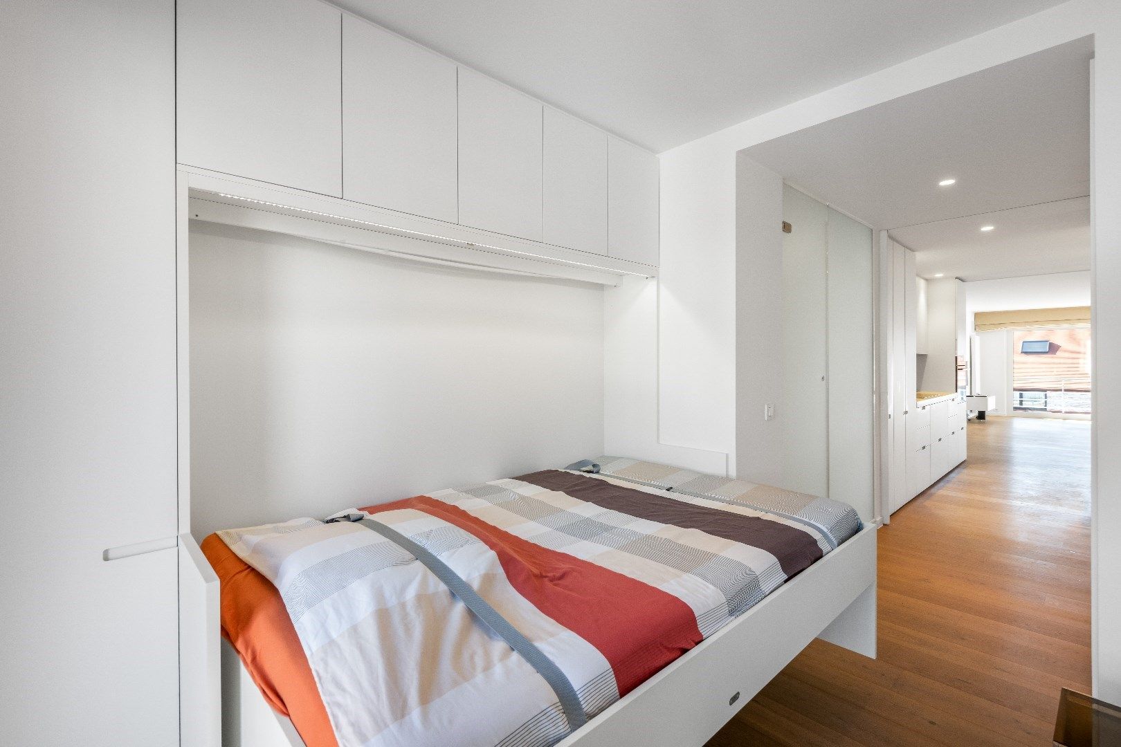 Zonnig appartement met zuid-west oriëntatie en uitzicht op het Zegemeer. foto 14