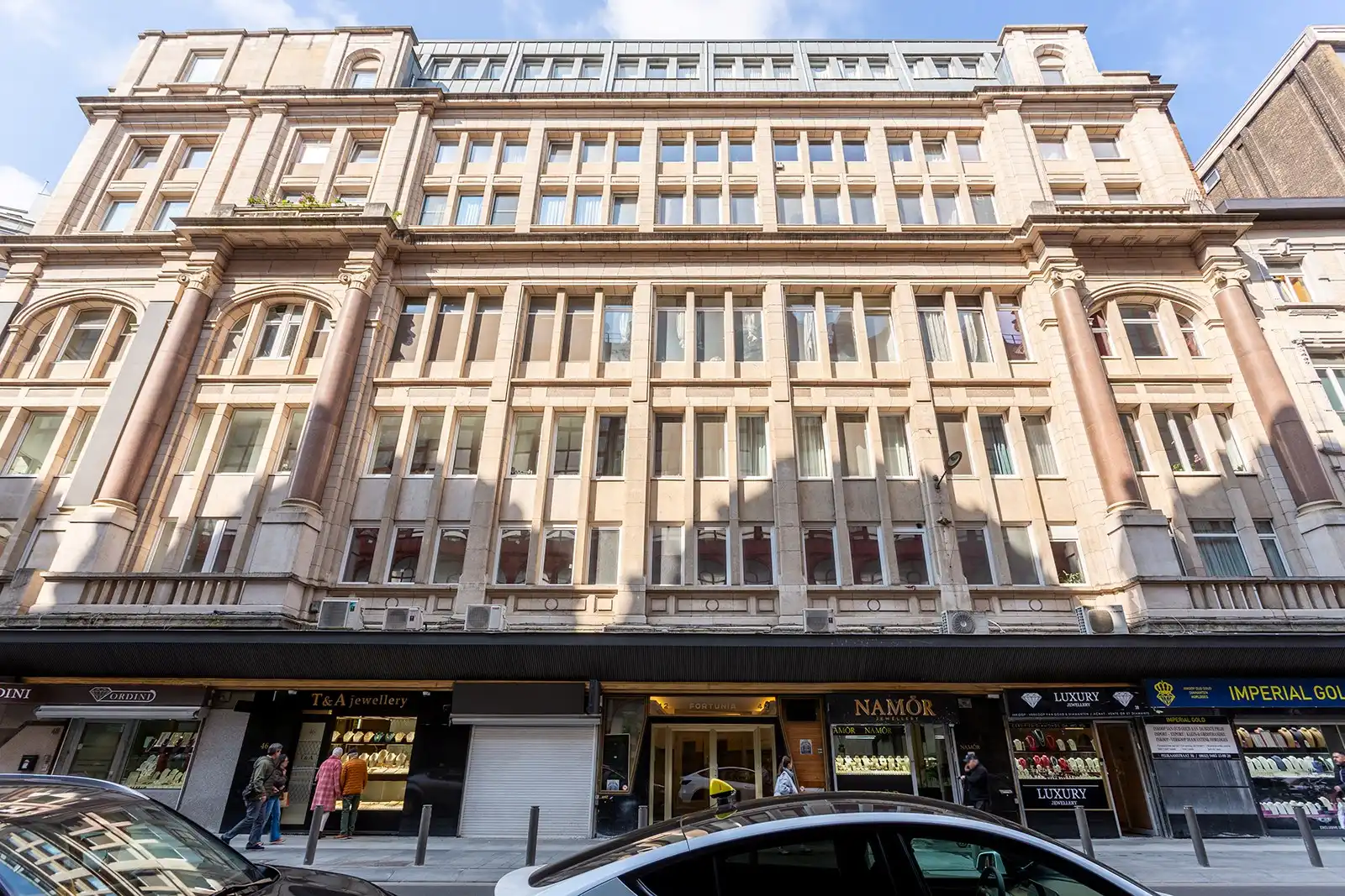 Centraal wonen in iconisch gebouw foto 21