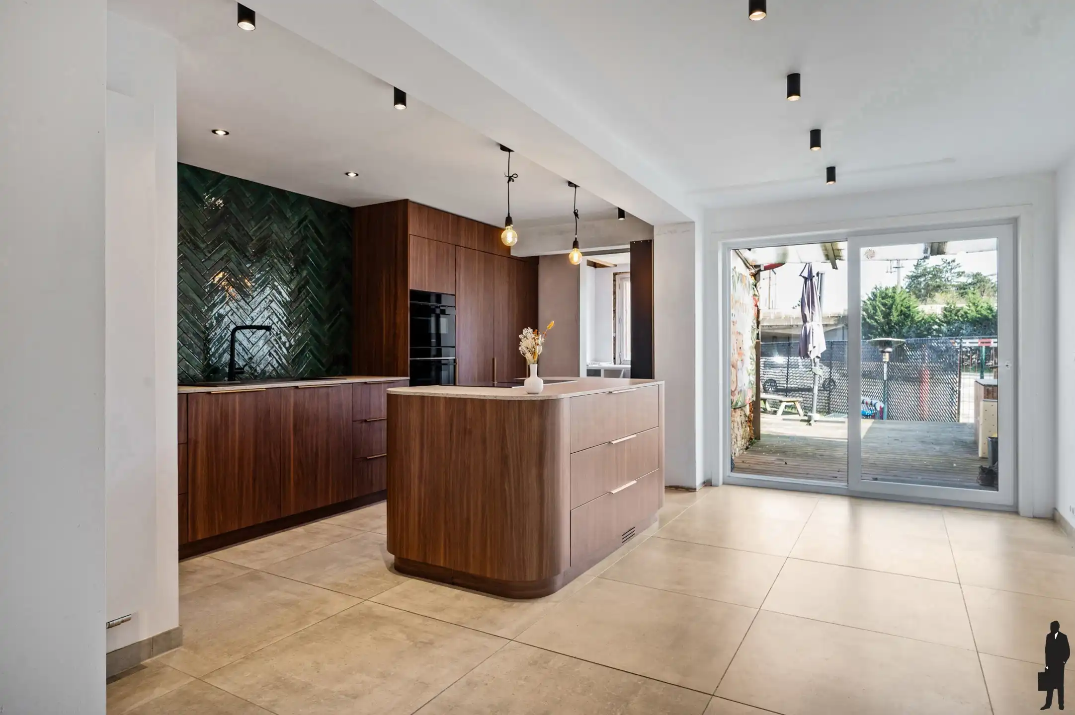 Af te werken burgerwoning met mogelijks 3 tot 4 slaapkamers foto 7