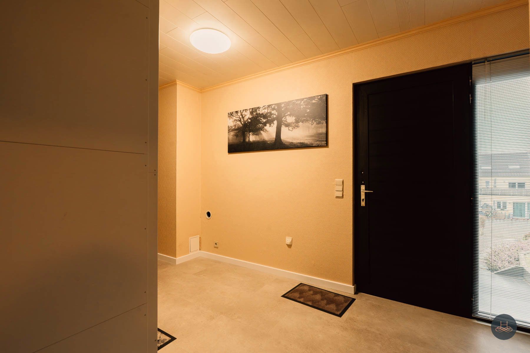 Ruime energiezuinige gezinswoning met veel parkeerplaatsen foto 2