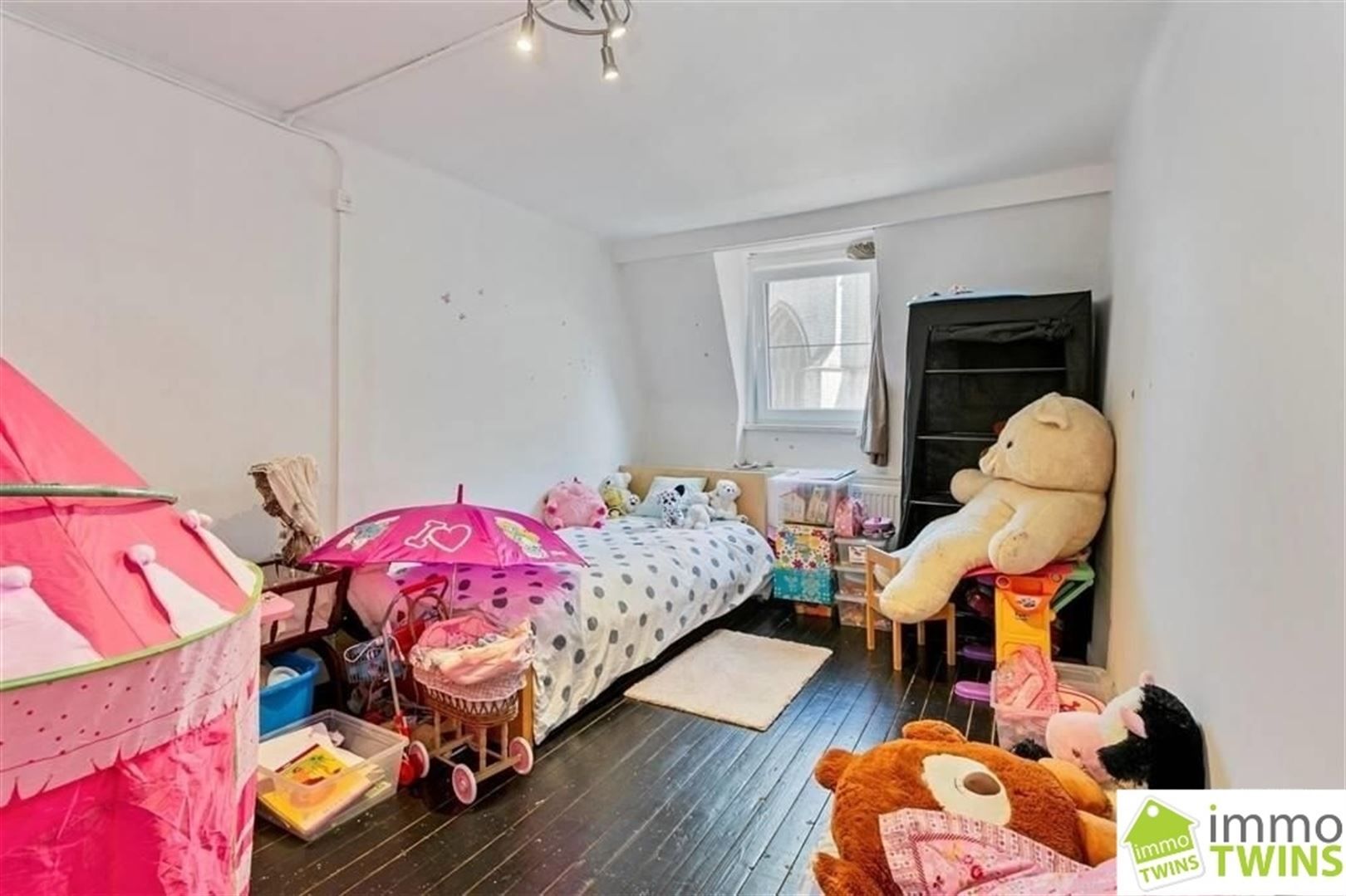 Karaktervolle, ruime woning met 6 slaapkamers, binnenkoer met jacuzzi en topligging! foto 17