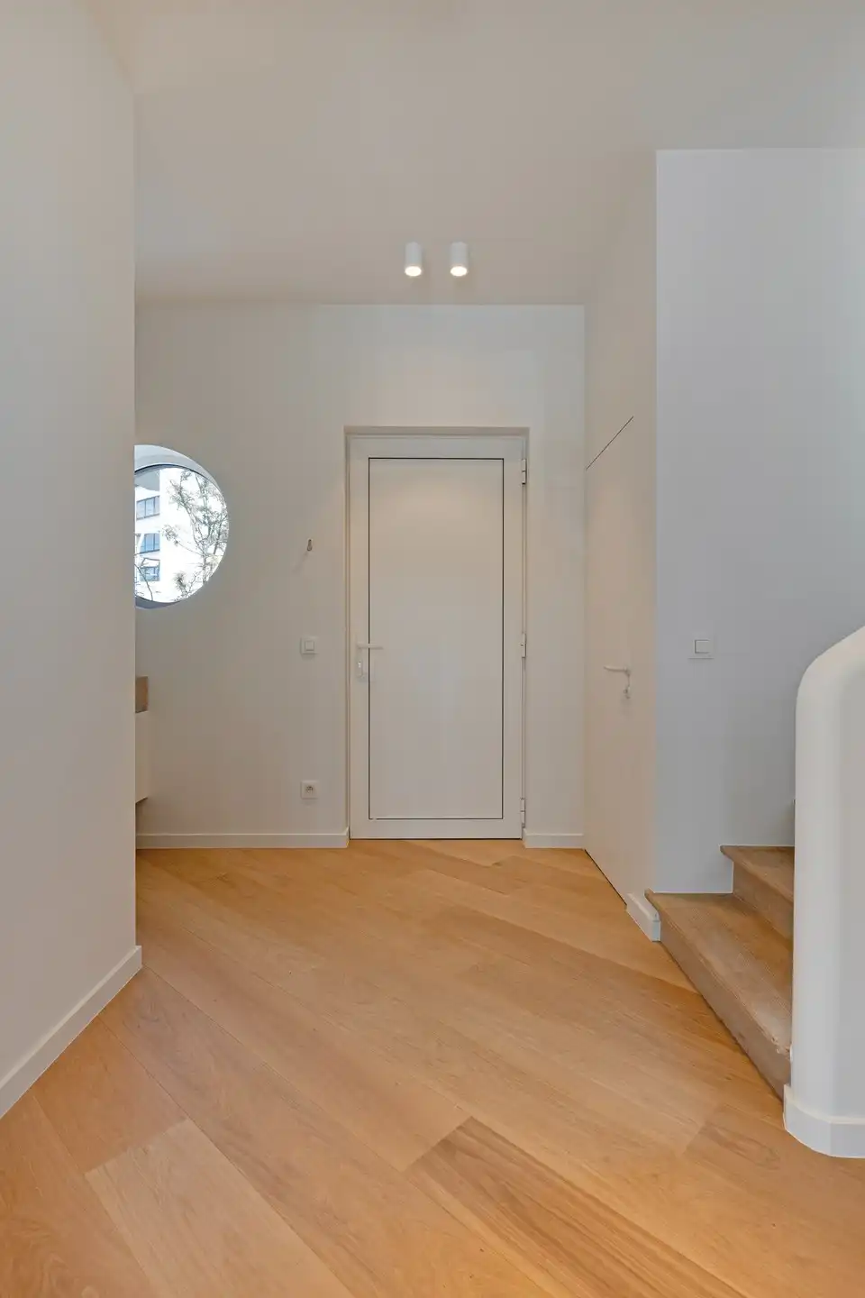 Exclusieve, volledig gerenoveerde hoekvilla met adembenemend zeezicht aan de Zeedijk. foto 6