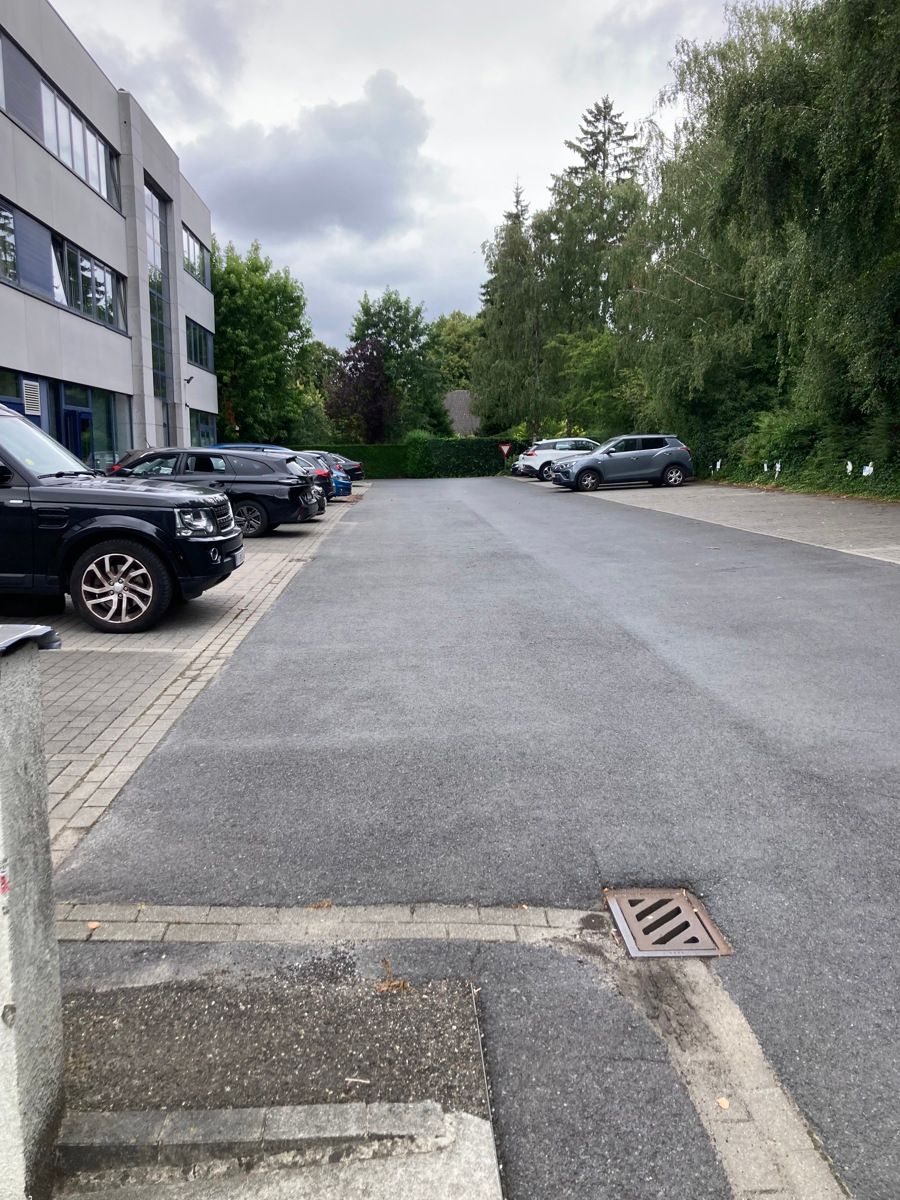 Ruime kantoorruimte te huur op toplocatie tussen Kortrijk centrum en ’t Hoge foto 11