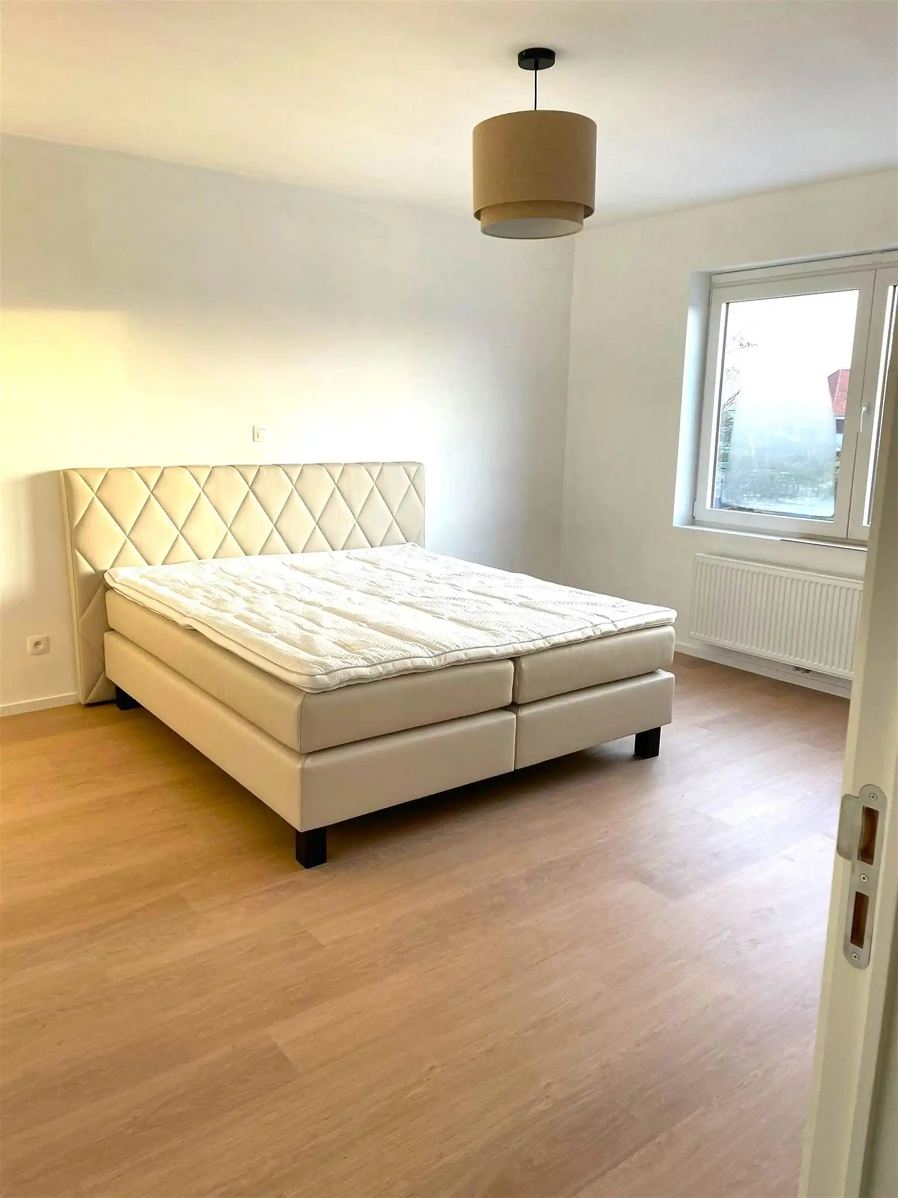 Tijdloze moderne woning met drie ruime slaapkamers  foto 10