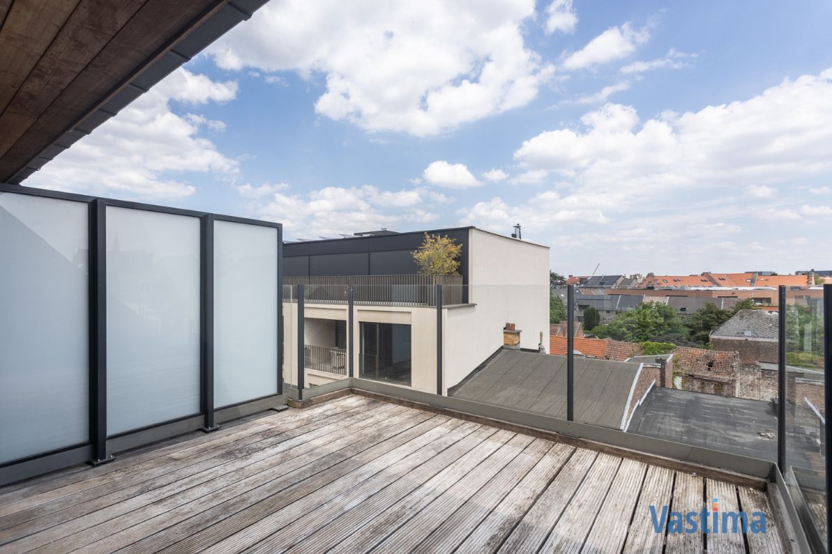 Penthouse met 2 terrassen met zicht over de skyline van Aalst foto 9