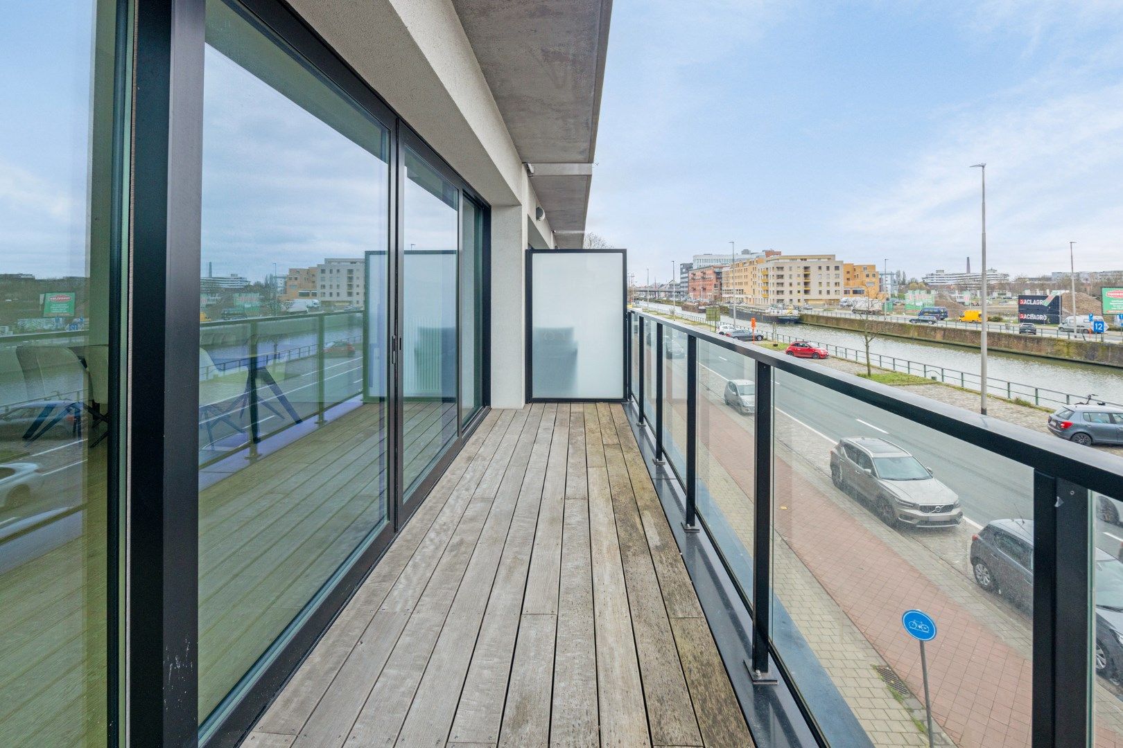 Hoekappartement met zich op water, zuidgericht terras en 2slaapkamers.  foto 13