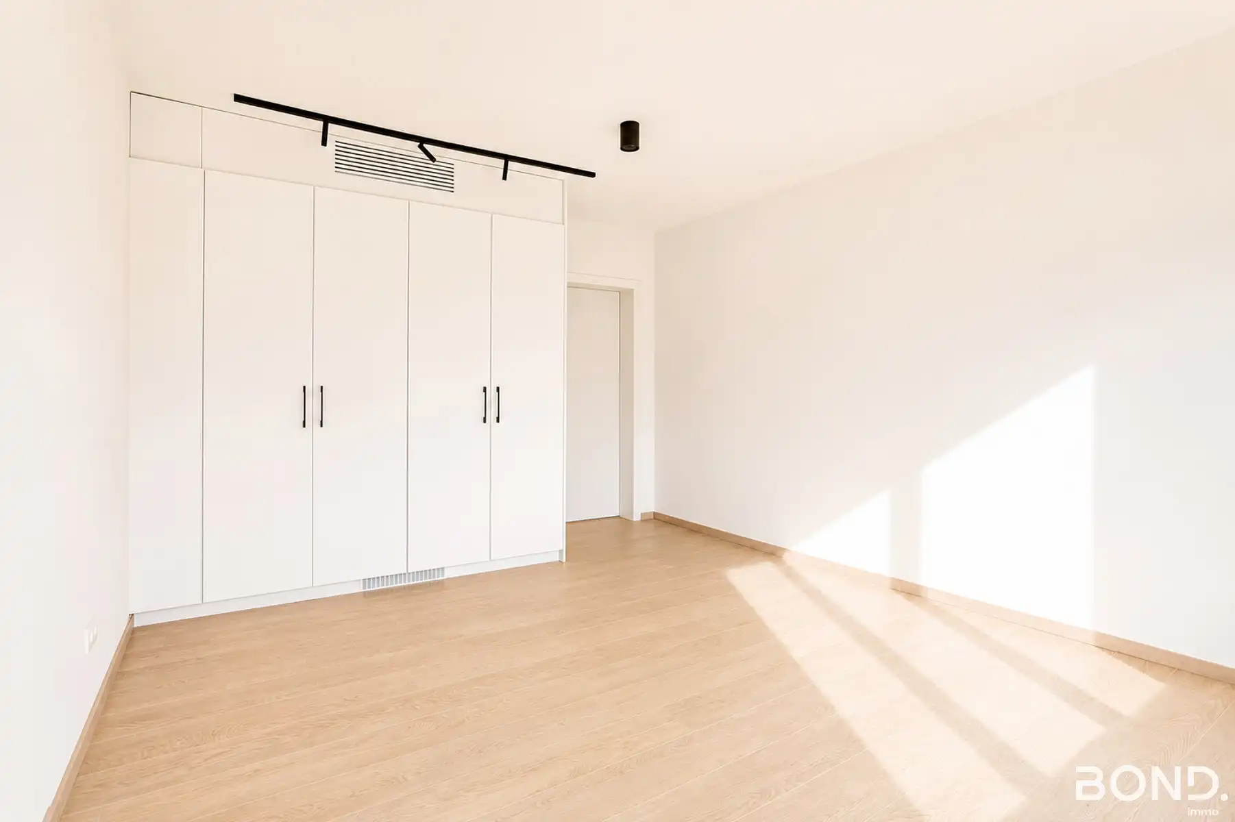 Instapklare villa met 4 slpks foto 15