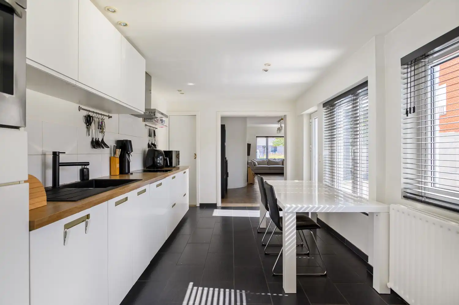Charmante instapklare woning met 4 slaapkamers te Brasschaat foto 10