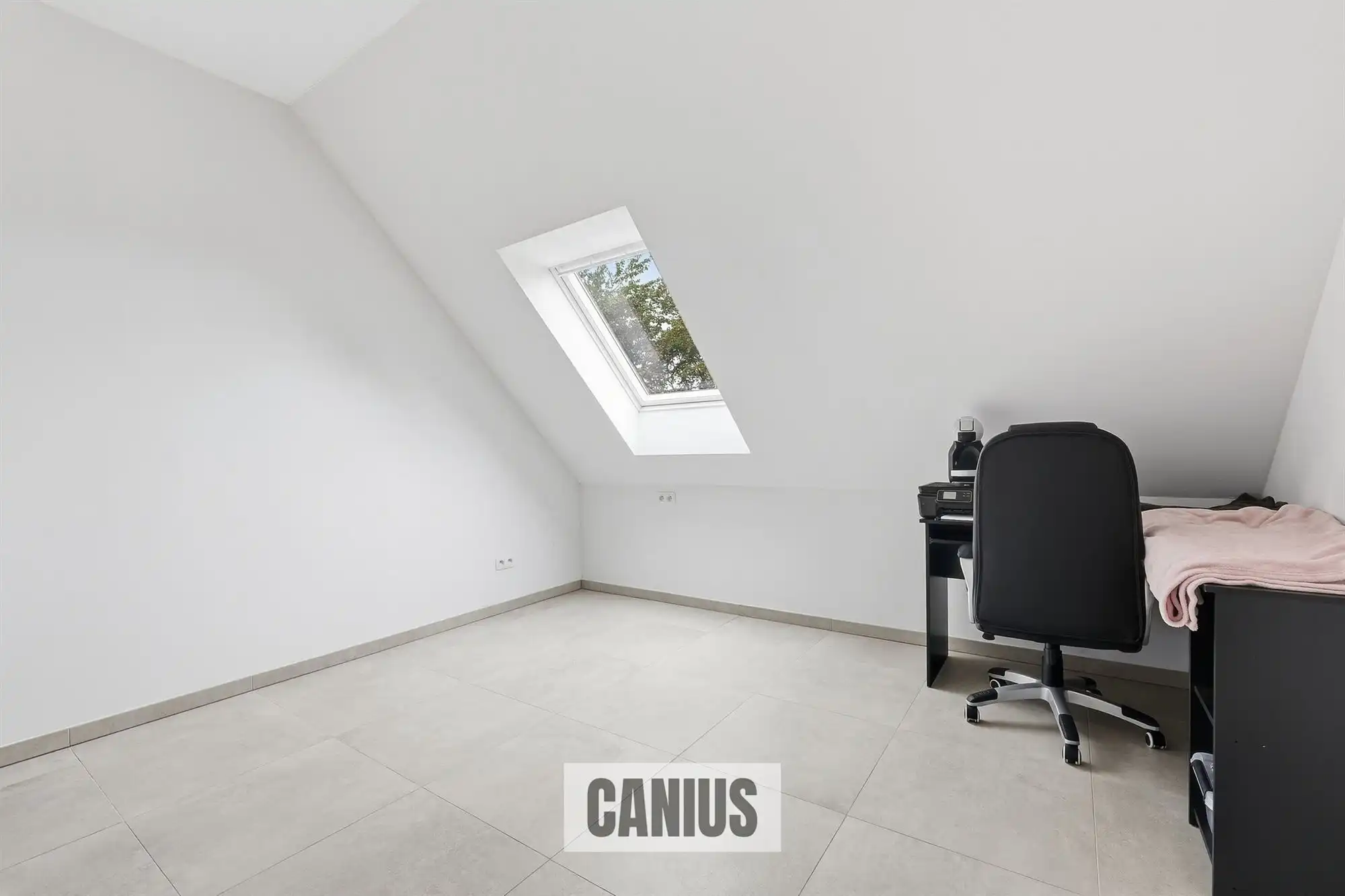 RUSTIG GELEGEN WONING MET 4 SLKS NABIJ HET STADSCENRUM foto 15