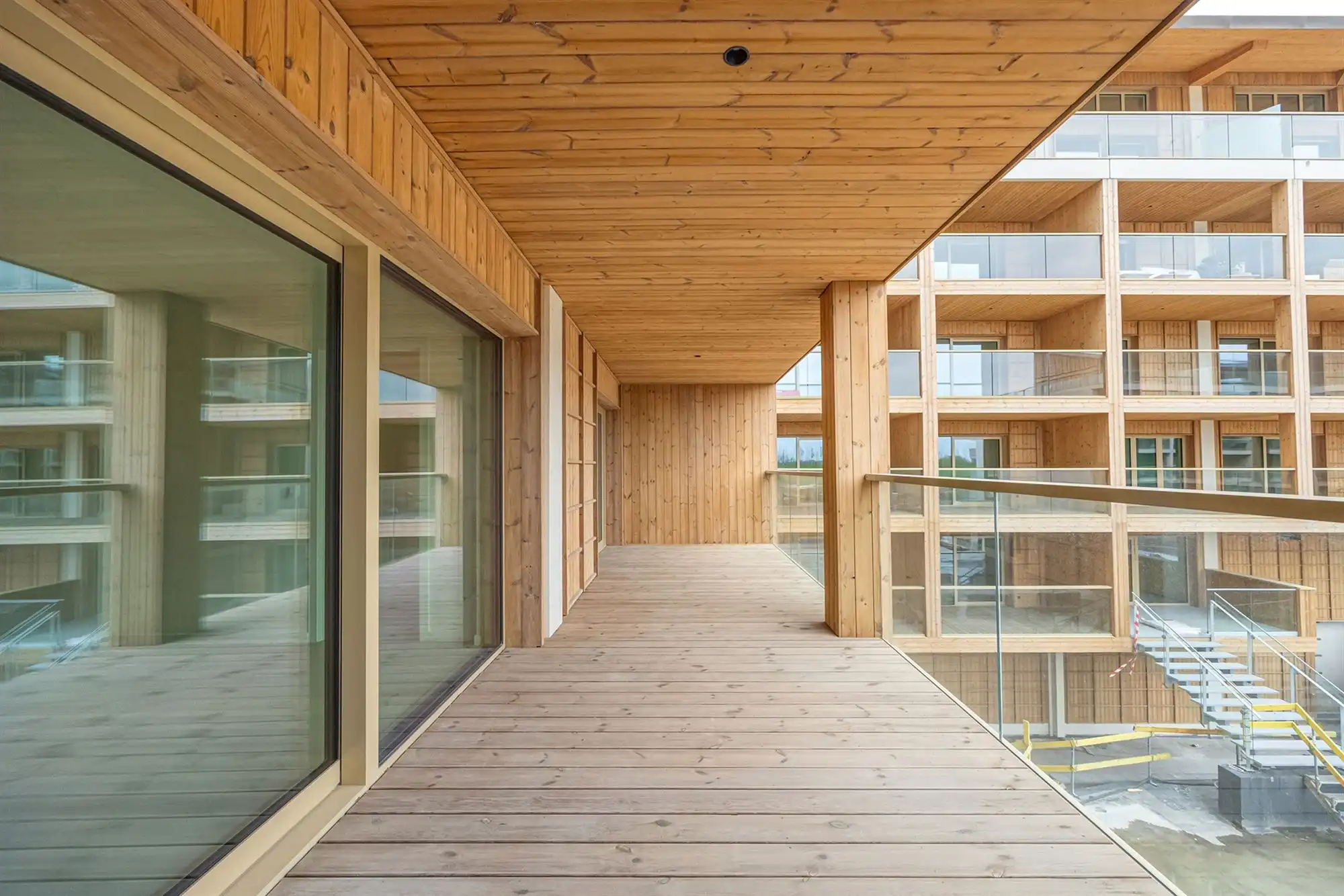 Shigeru Ban: app. met 3 slpkmrs., 2 bank. en 2 terrassen foto 3