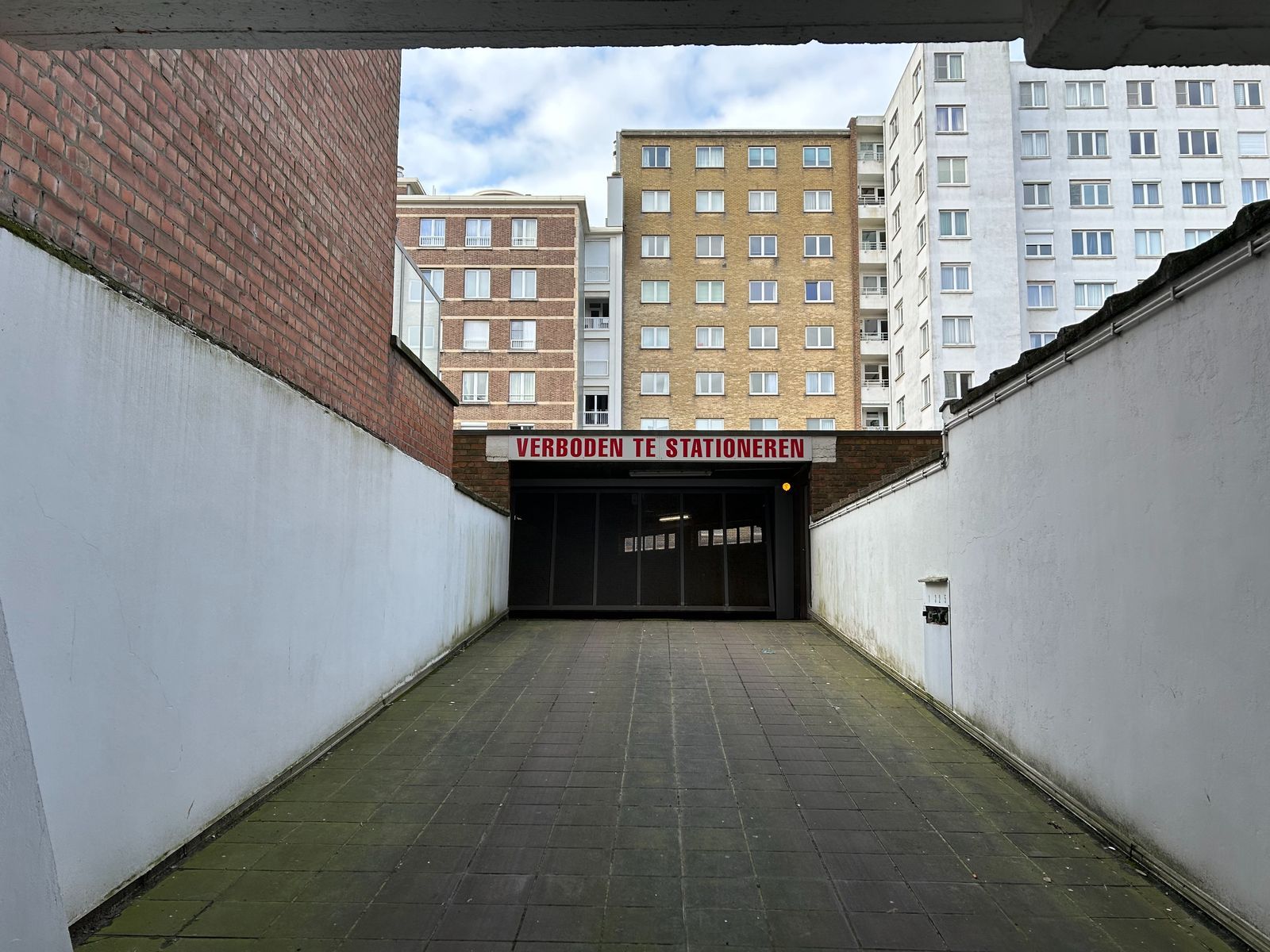 Ruime, vlot toegankelijke garagebox in hartje centrum foto 4