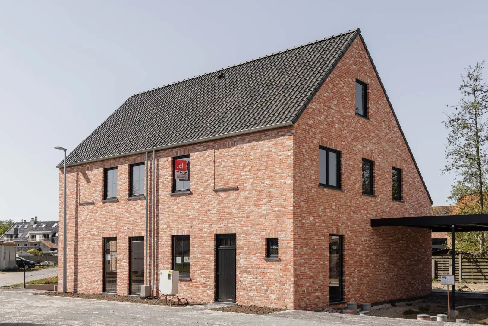Ruime energiezuinige halfopen bebouwing met 4 slpk’s foto 8